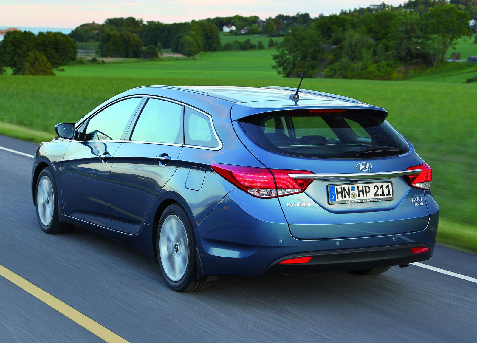 Hyundai i40 Wagon photo #35