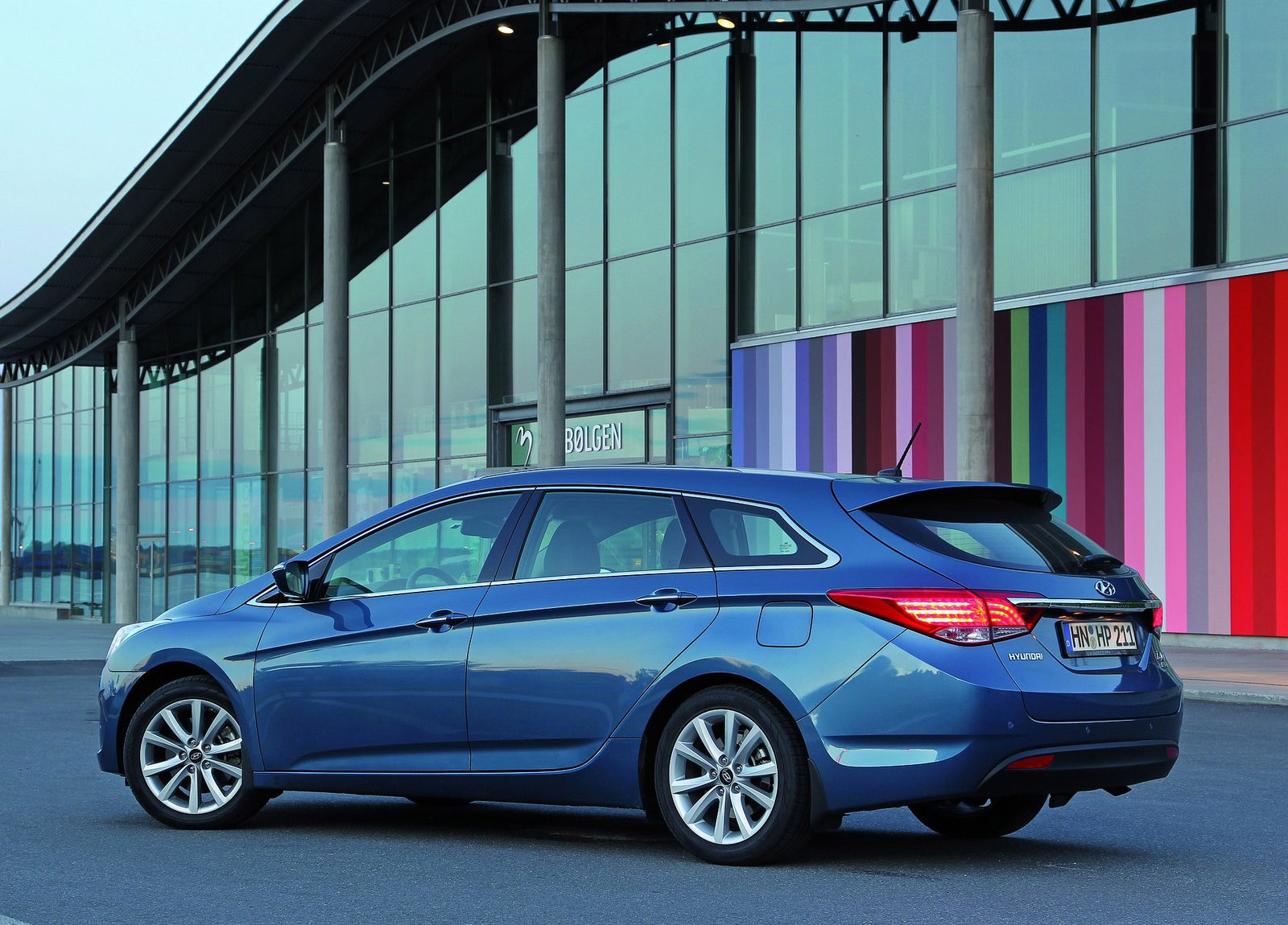 Hyundai i40 Wagon photo #36