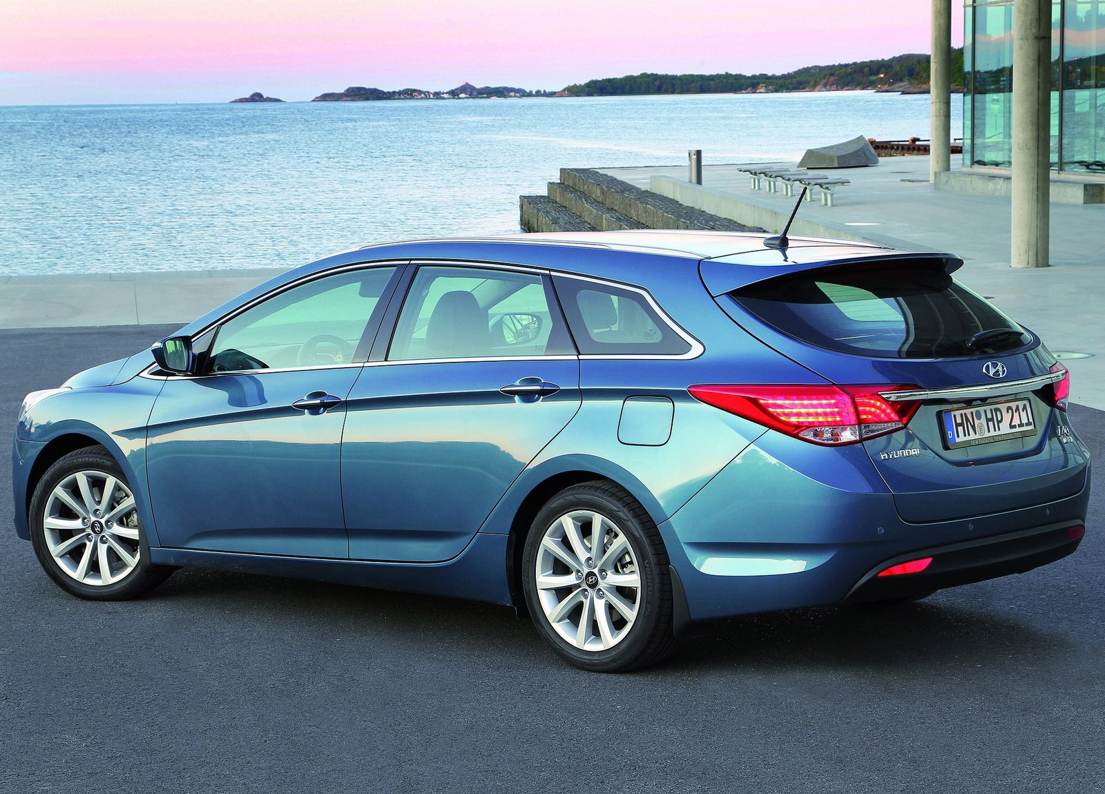 Hyundai i40 Wagon photo #37