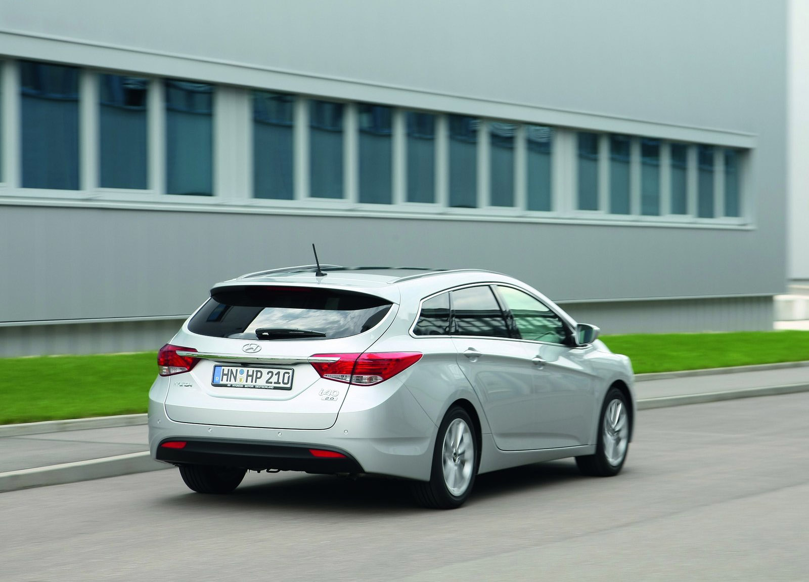 Hyundai i40 Wagon photo #39