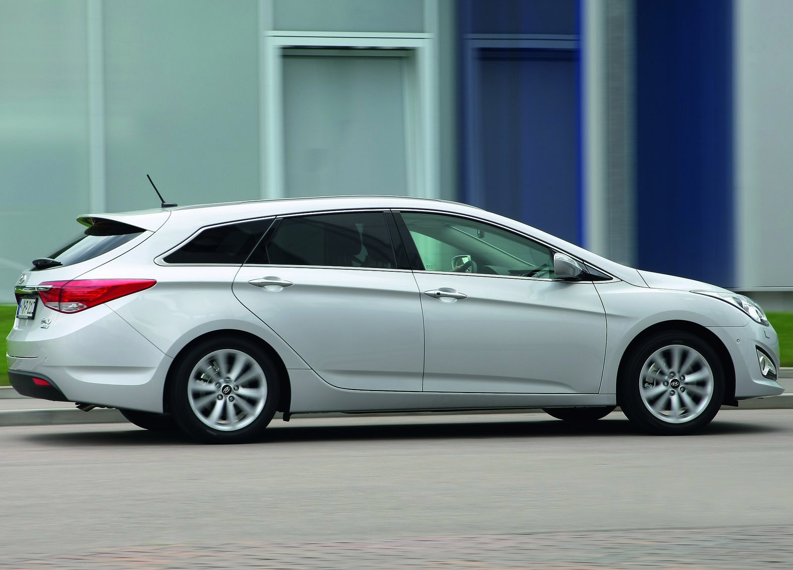 Hyundai i40 Wagon photo #47