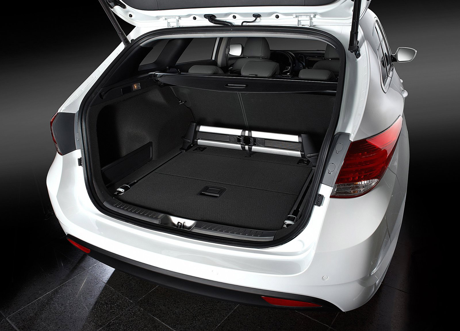 Hyundai i40 Wagon photo #65