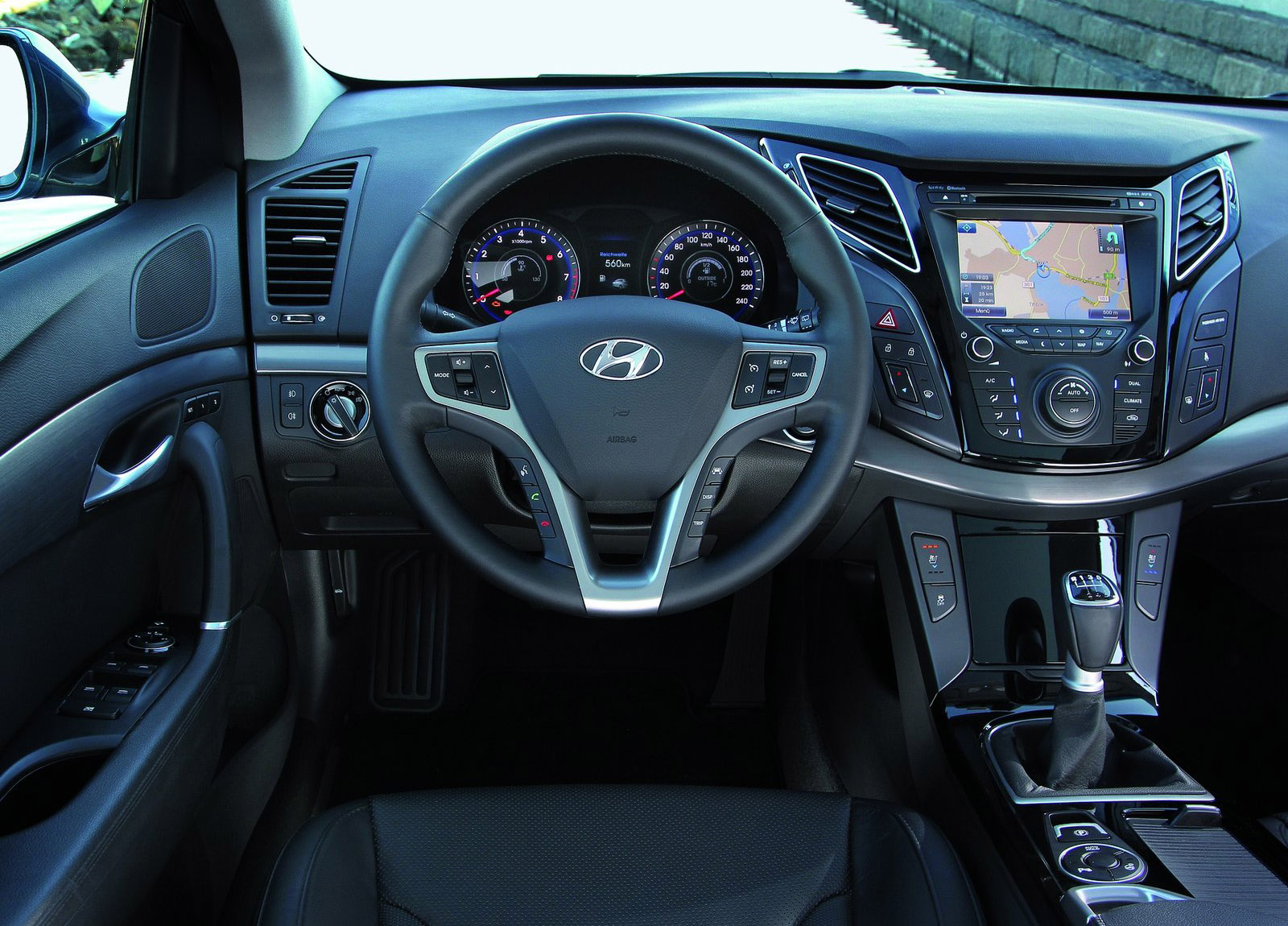 Hyundai i40 Wagon photo #95