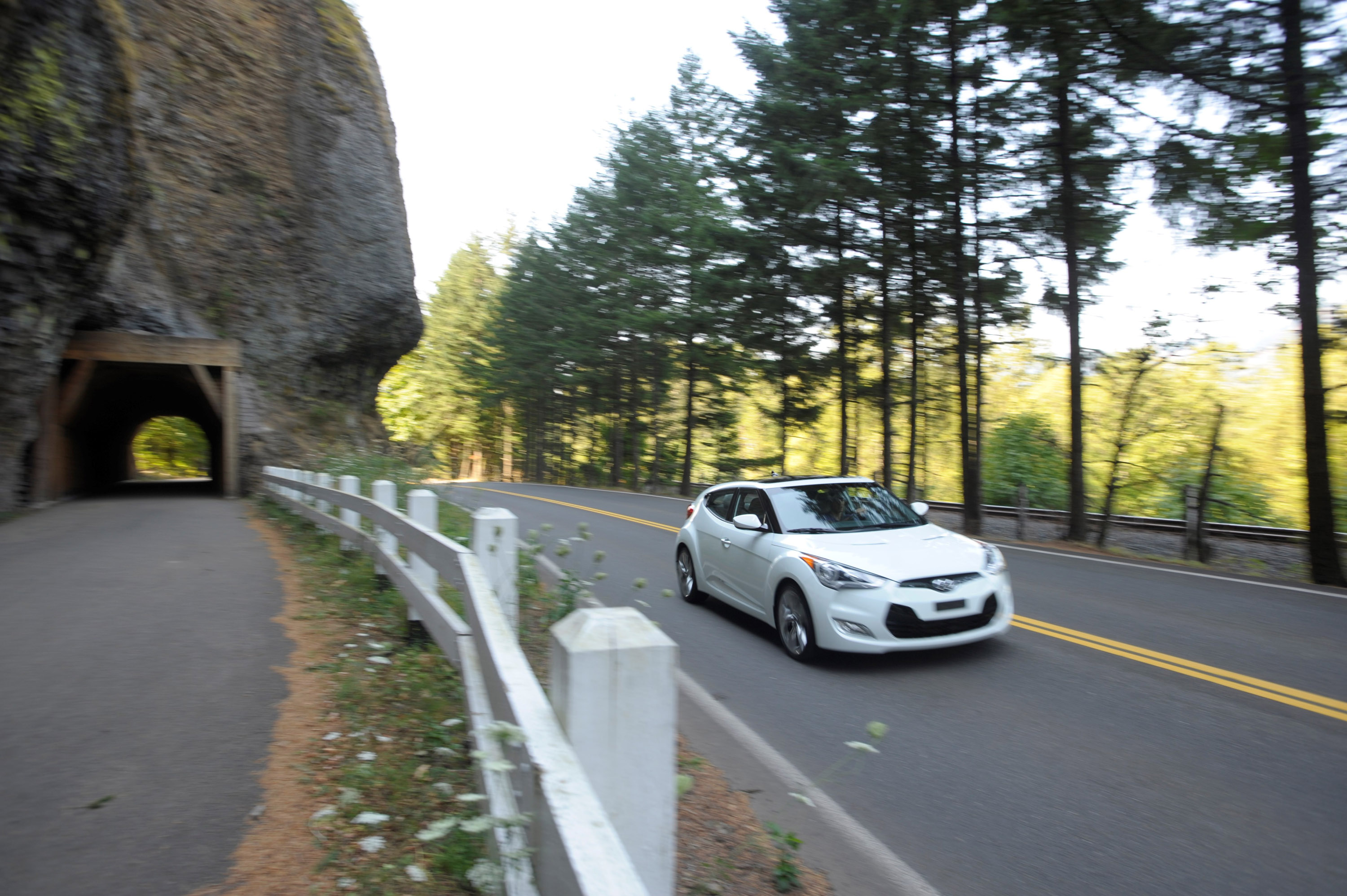 Hyundai Veloster photo #40