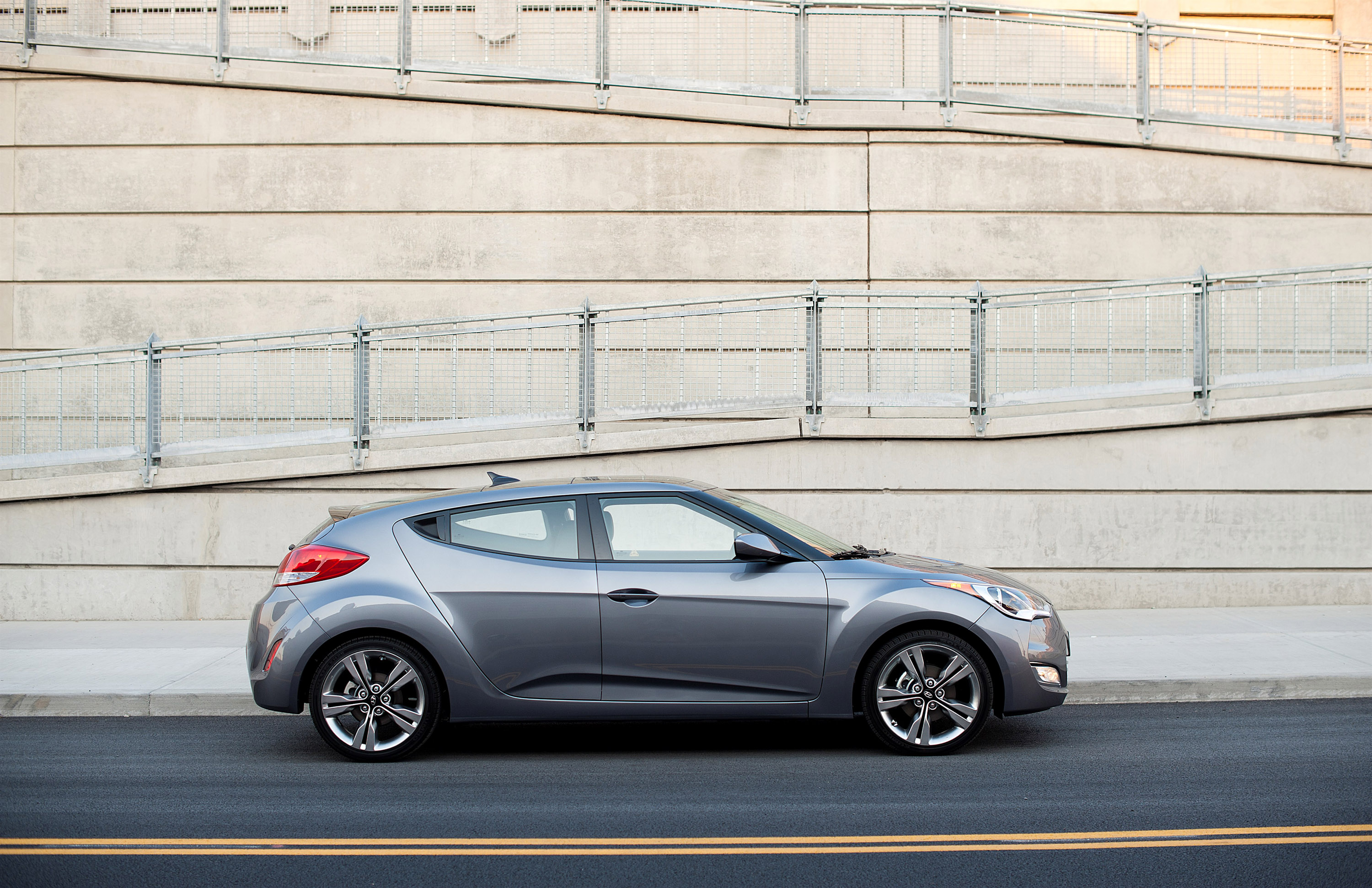 Hyundai Veloster photo #47
