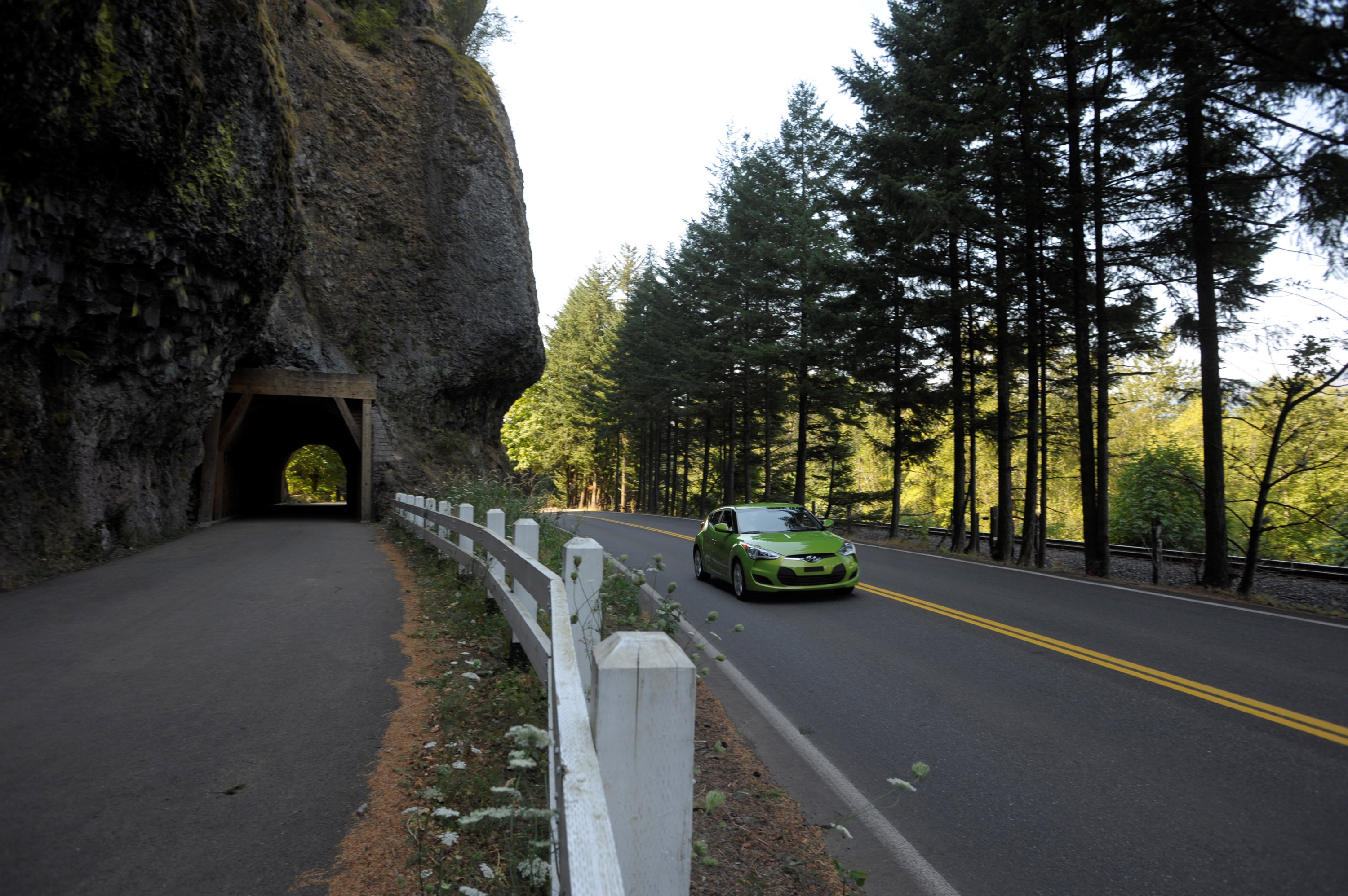 Hyundai Veloster photo #50