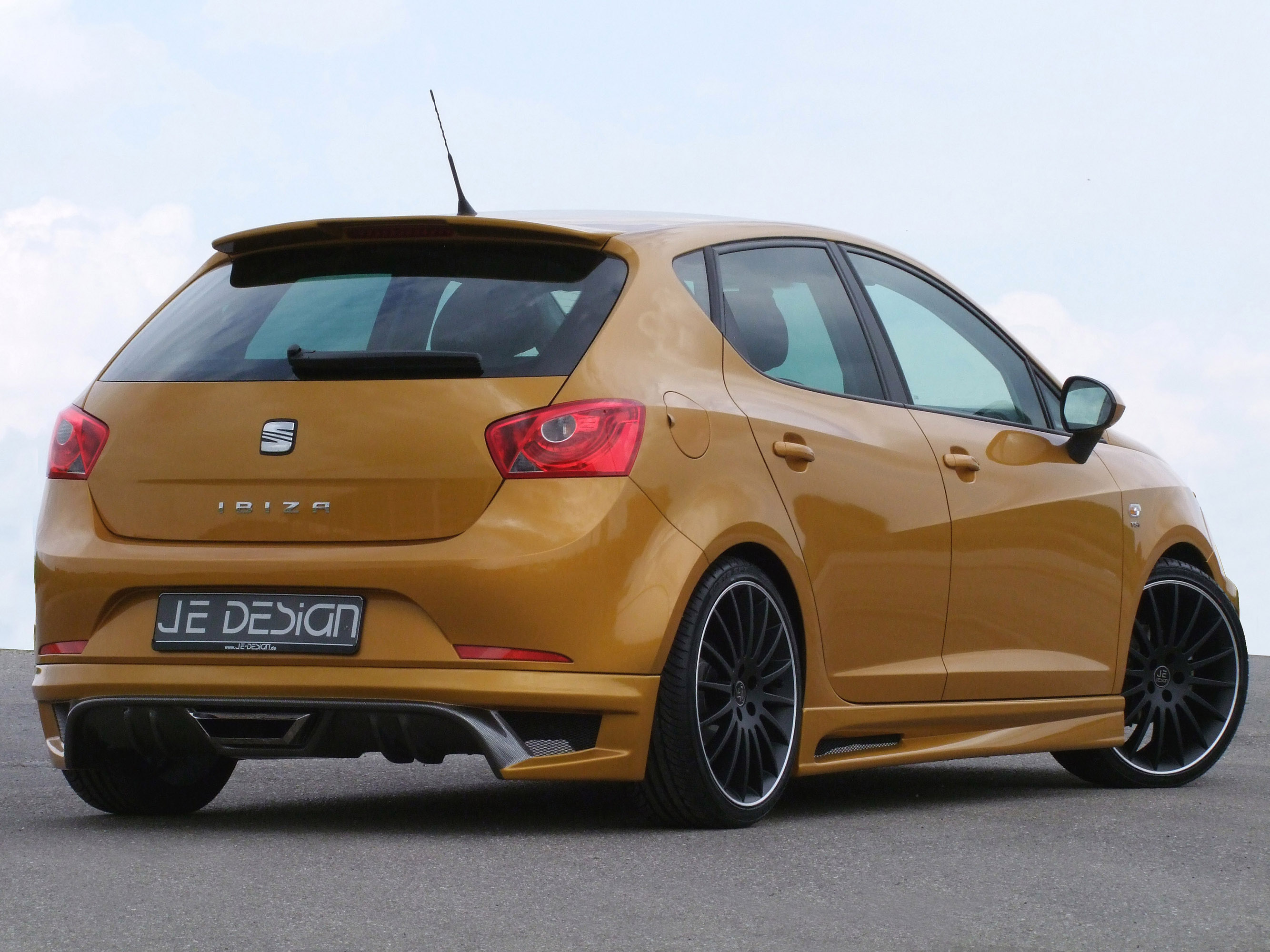 2012 JE Design Seat 6J Gold HD Pictures