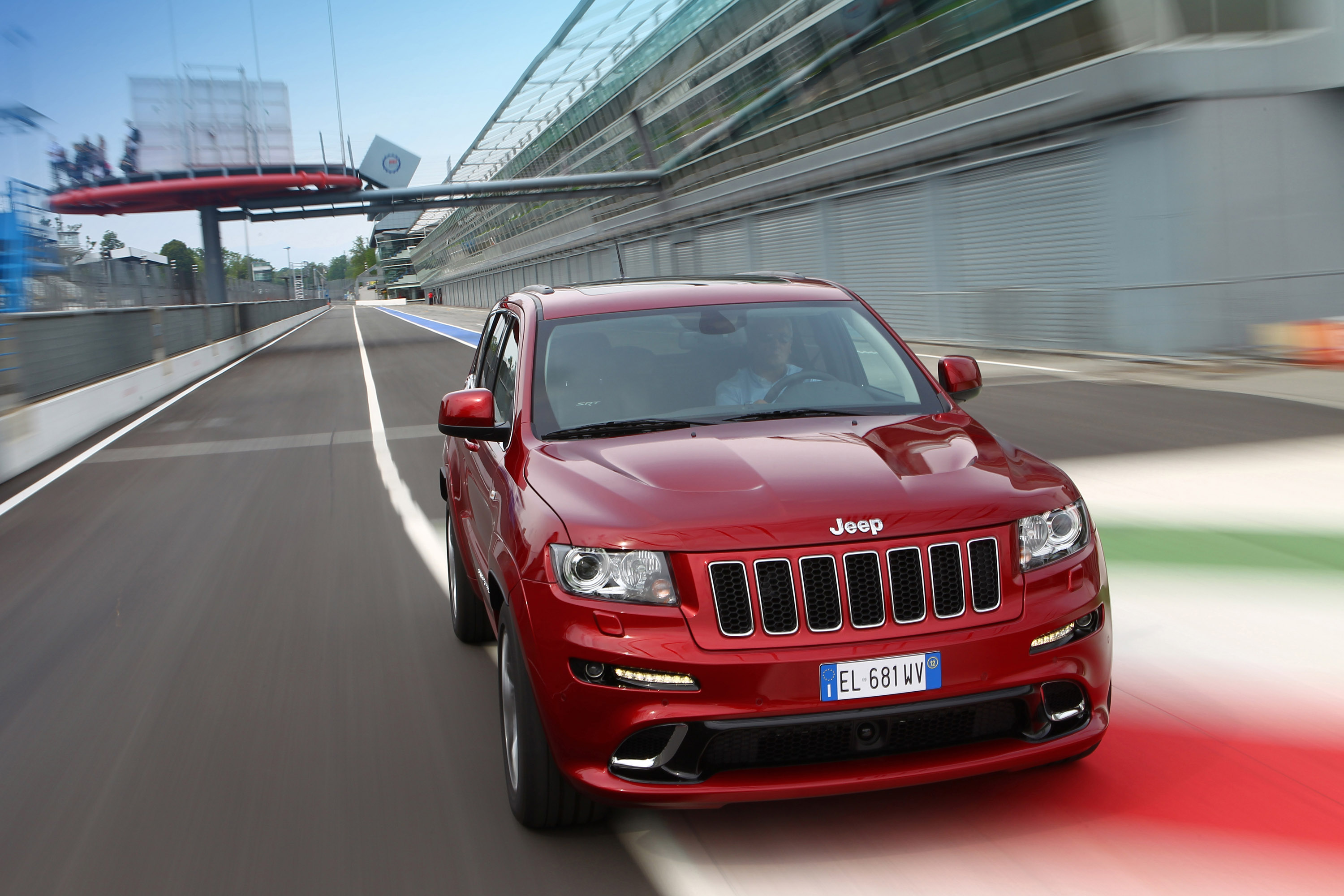 Jeep Grand Cherokee SRT8 photo #3