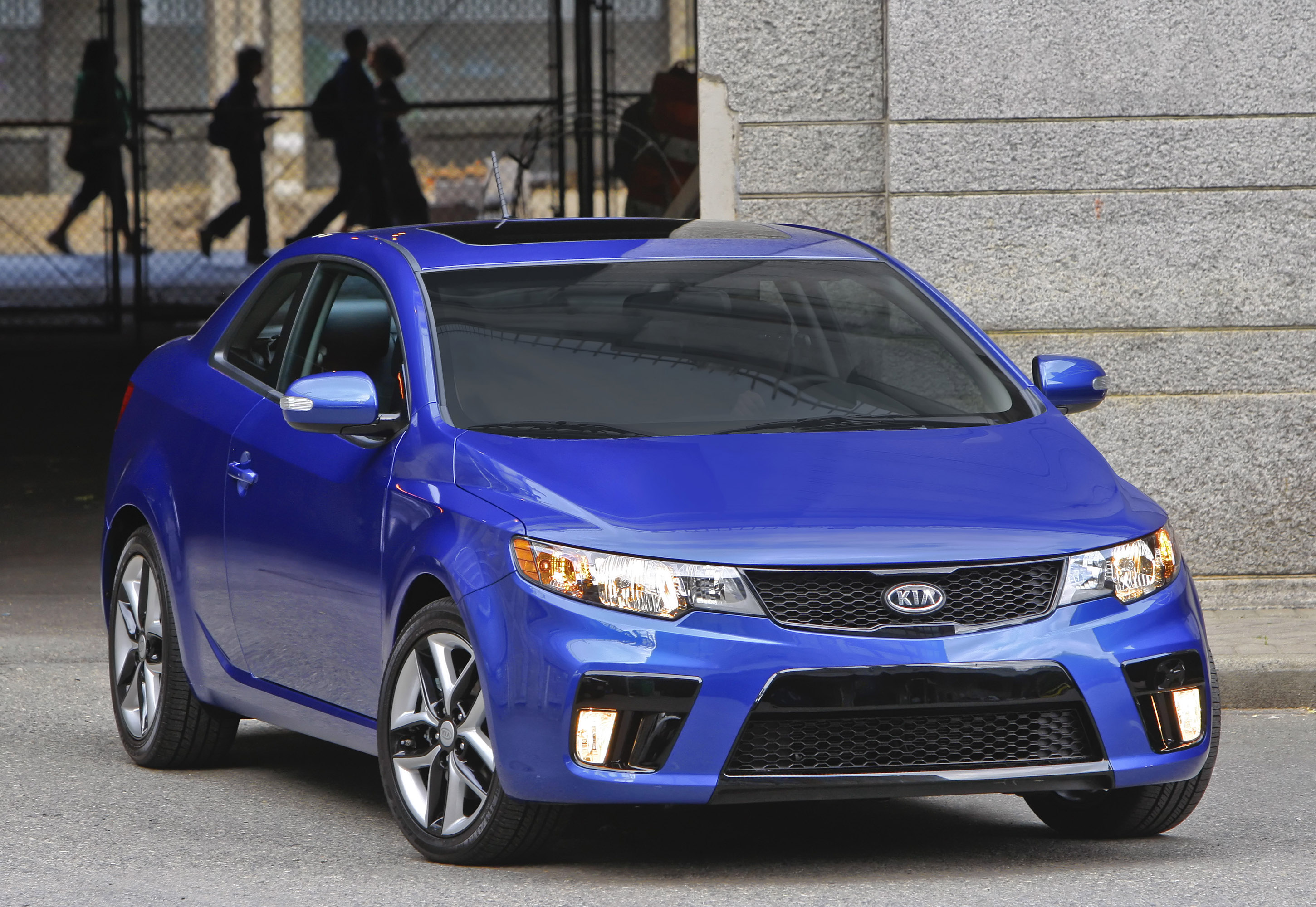 Kia Forte Koup photo #2