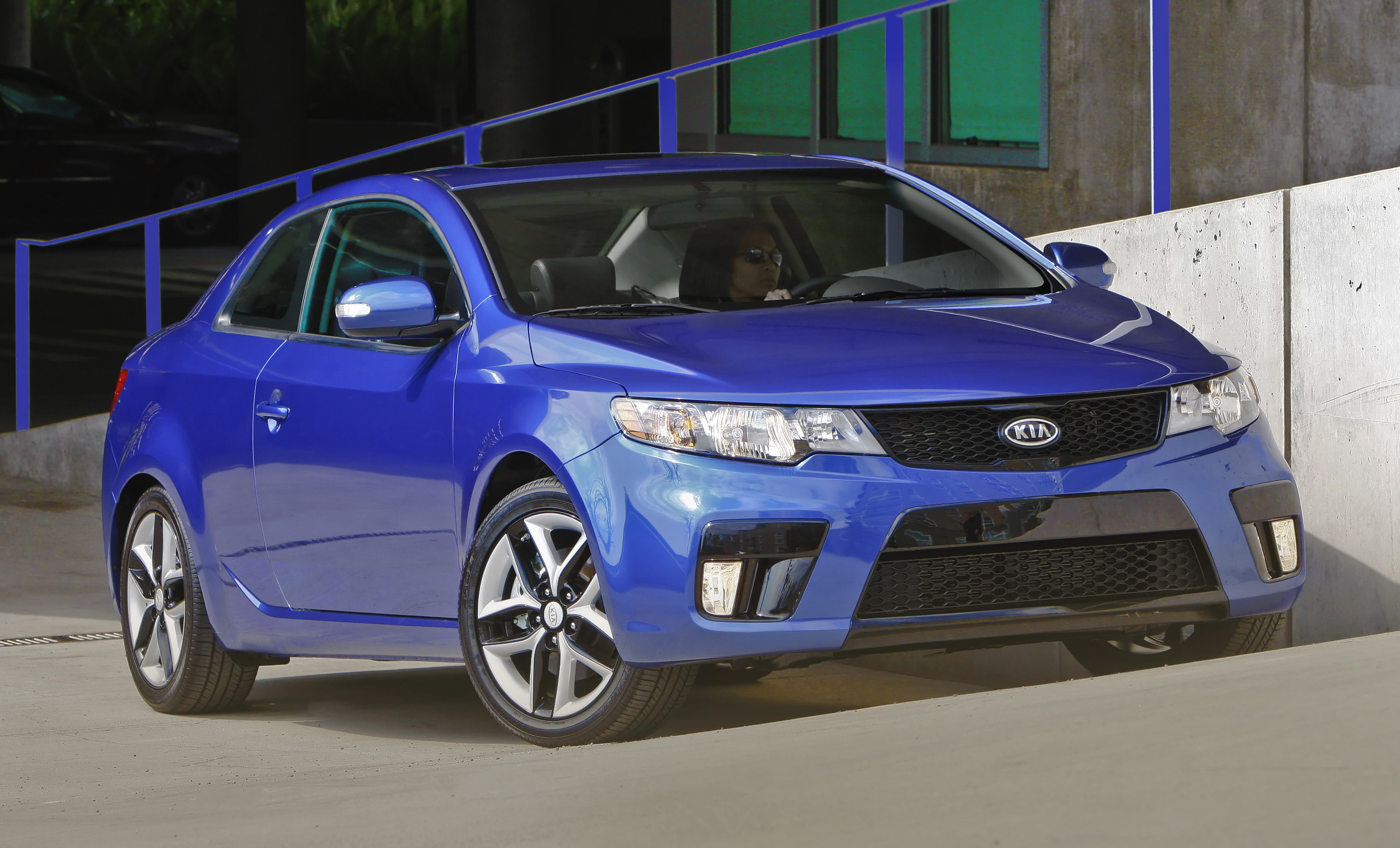 2012 Kia Forte Koup - HD Pictures @ carsinvasion.com