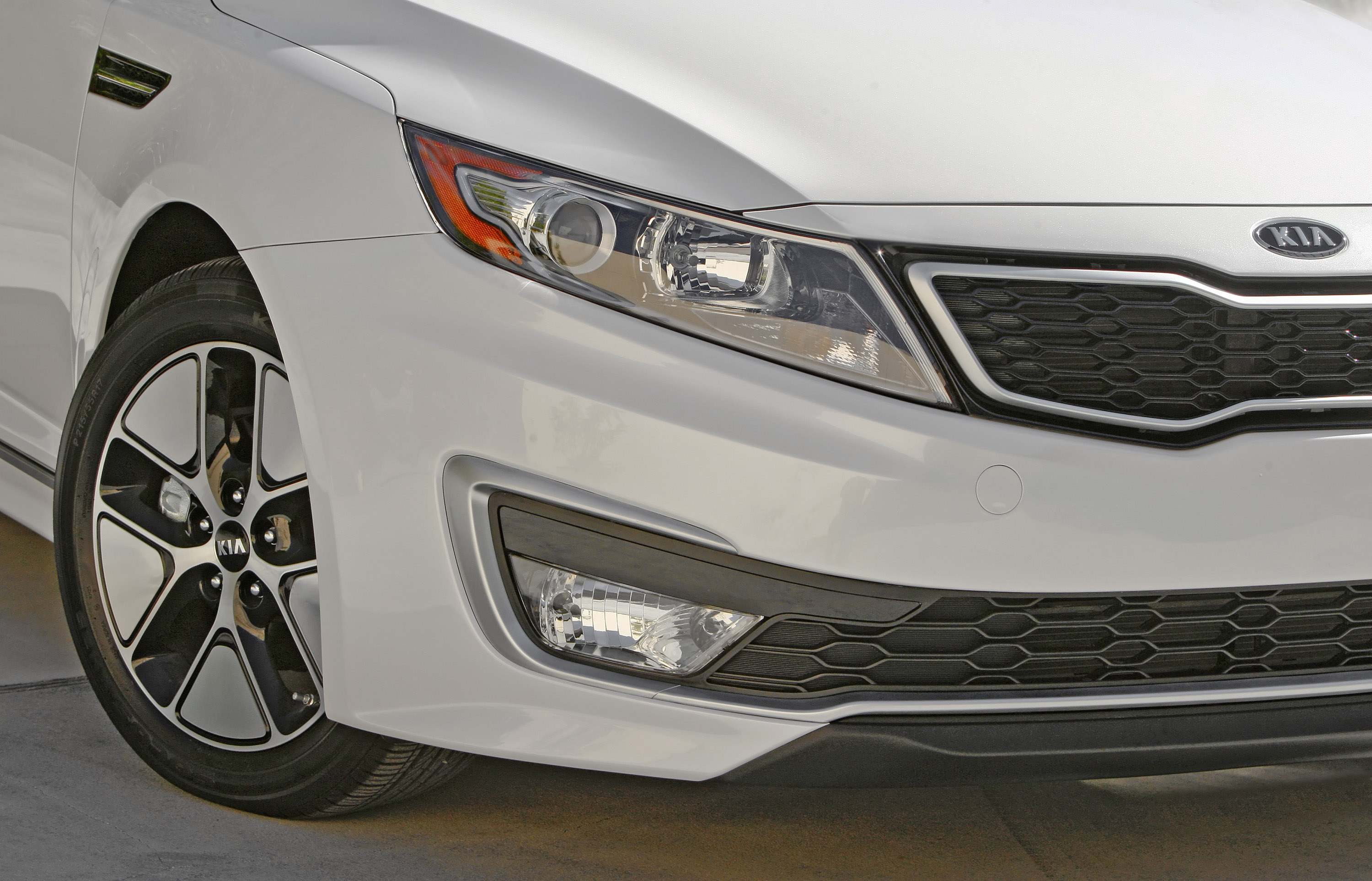 Kia Optima Hybrid photo #16