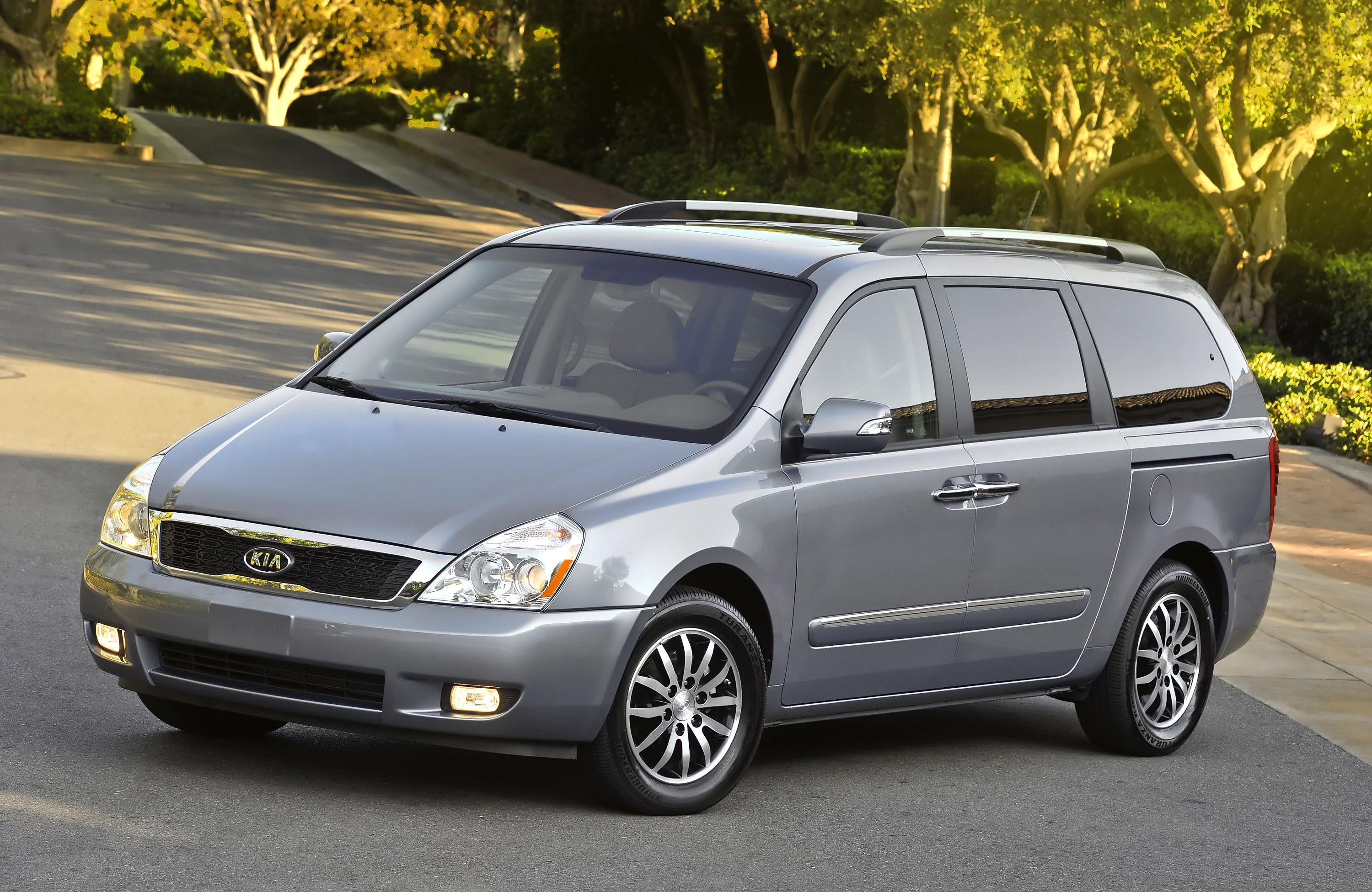 Kia Sedona photo #3