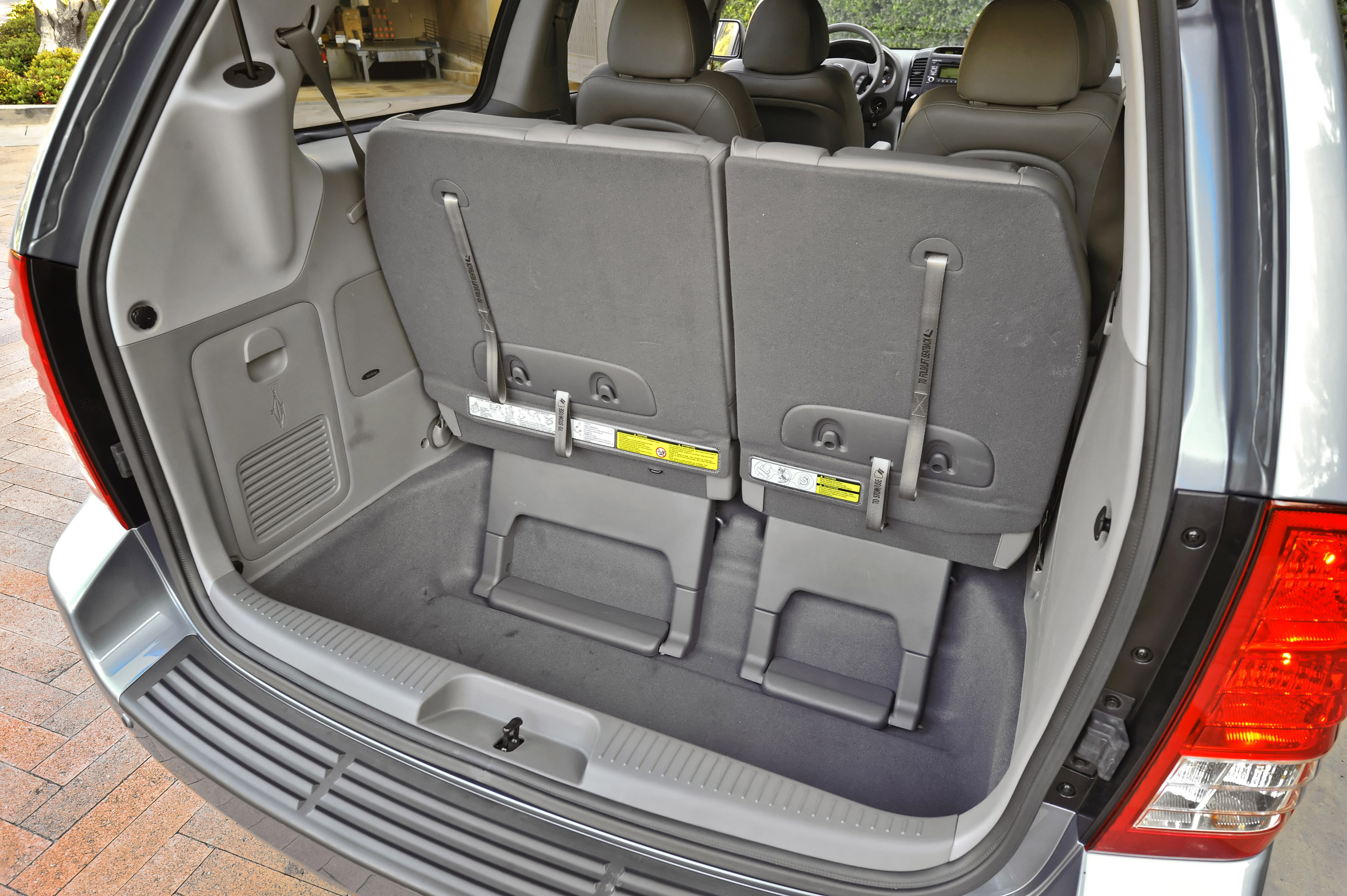 Kia Sedona photo #26