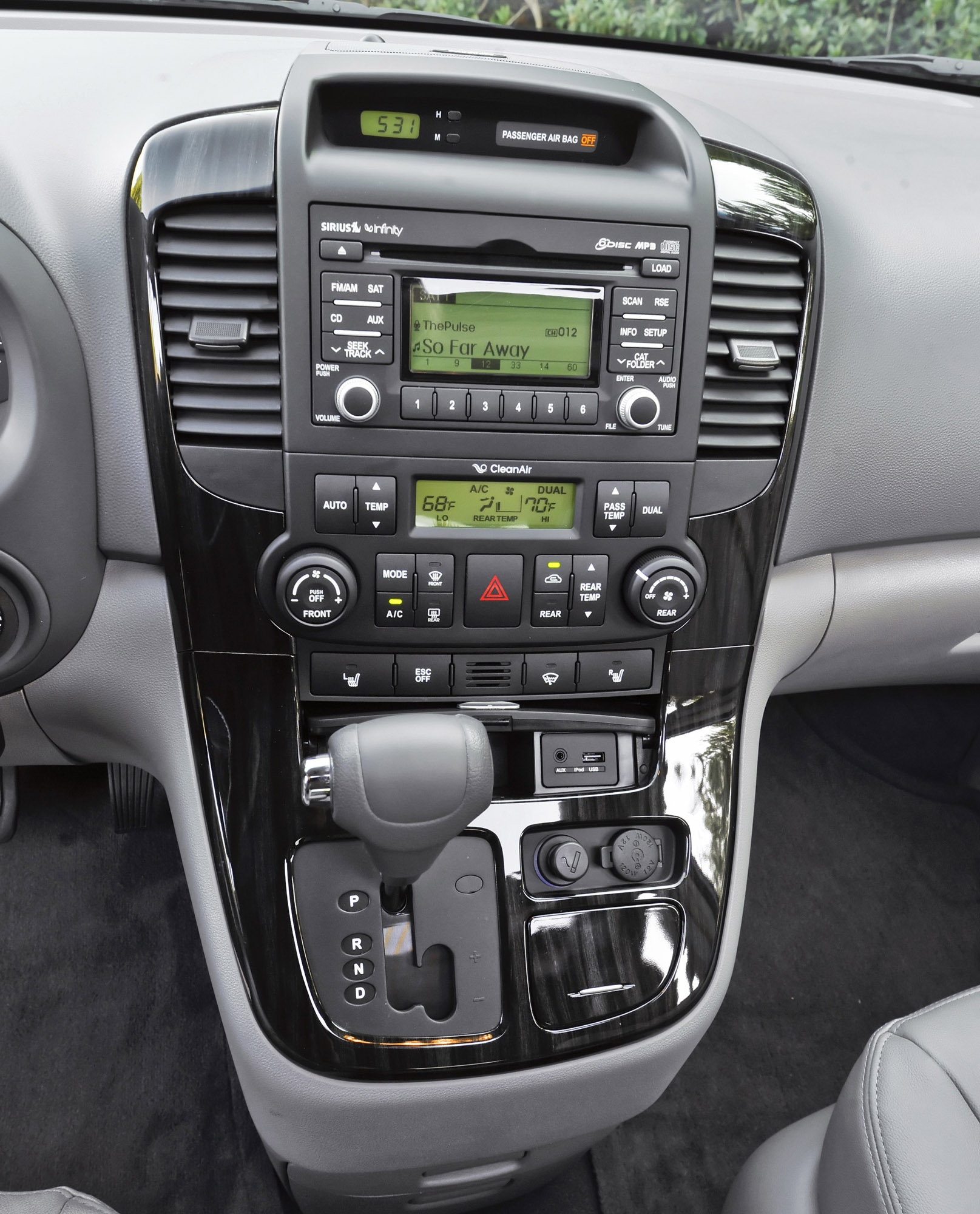 Kia Sedona photo #31