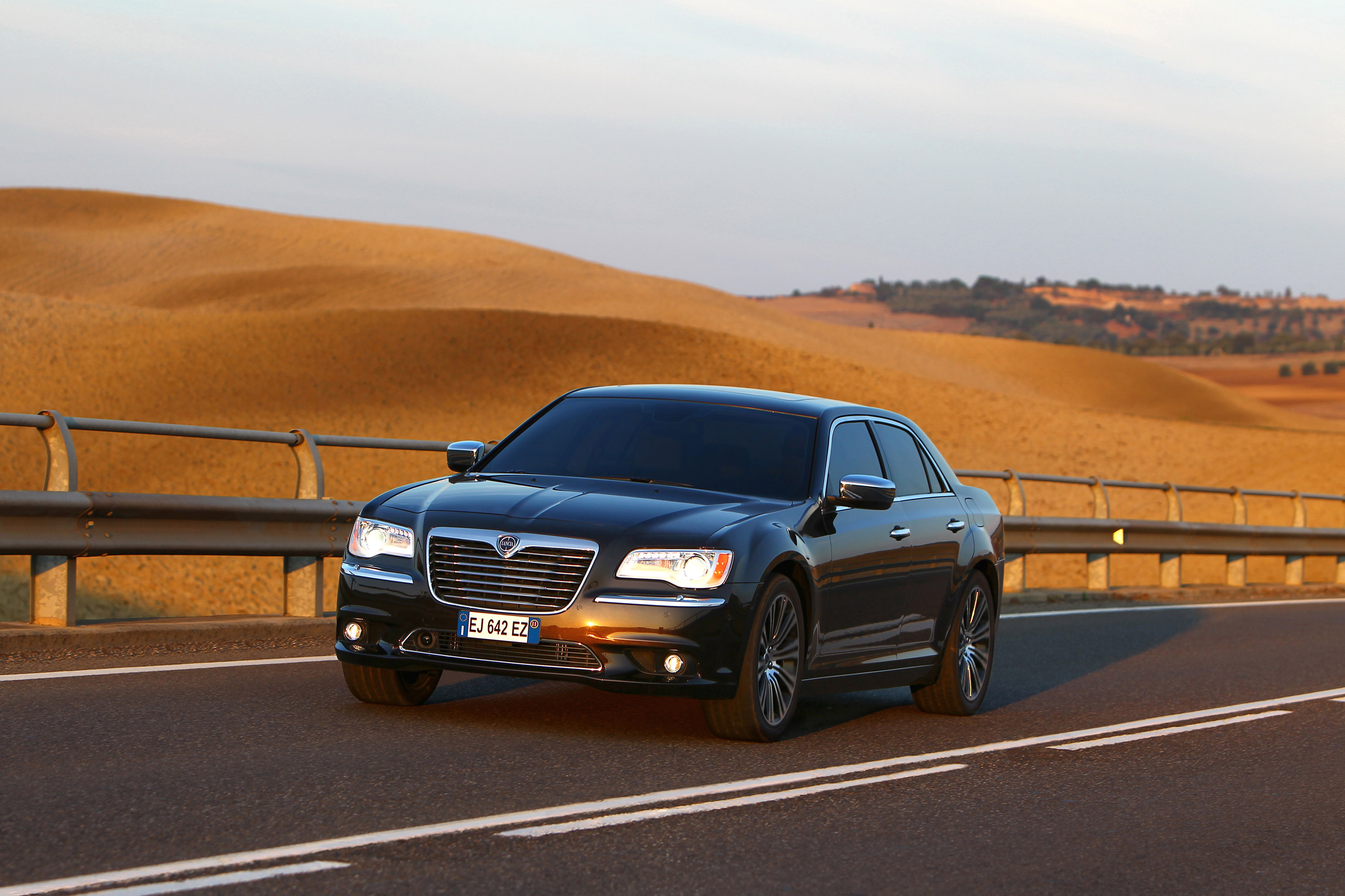 Lancia Thema photo #23