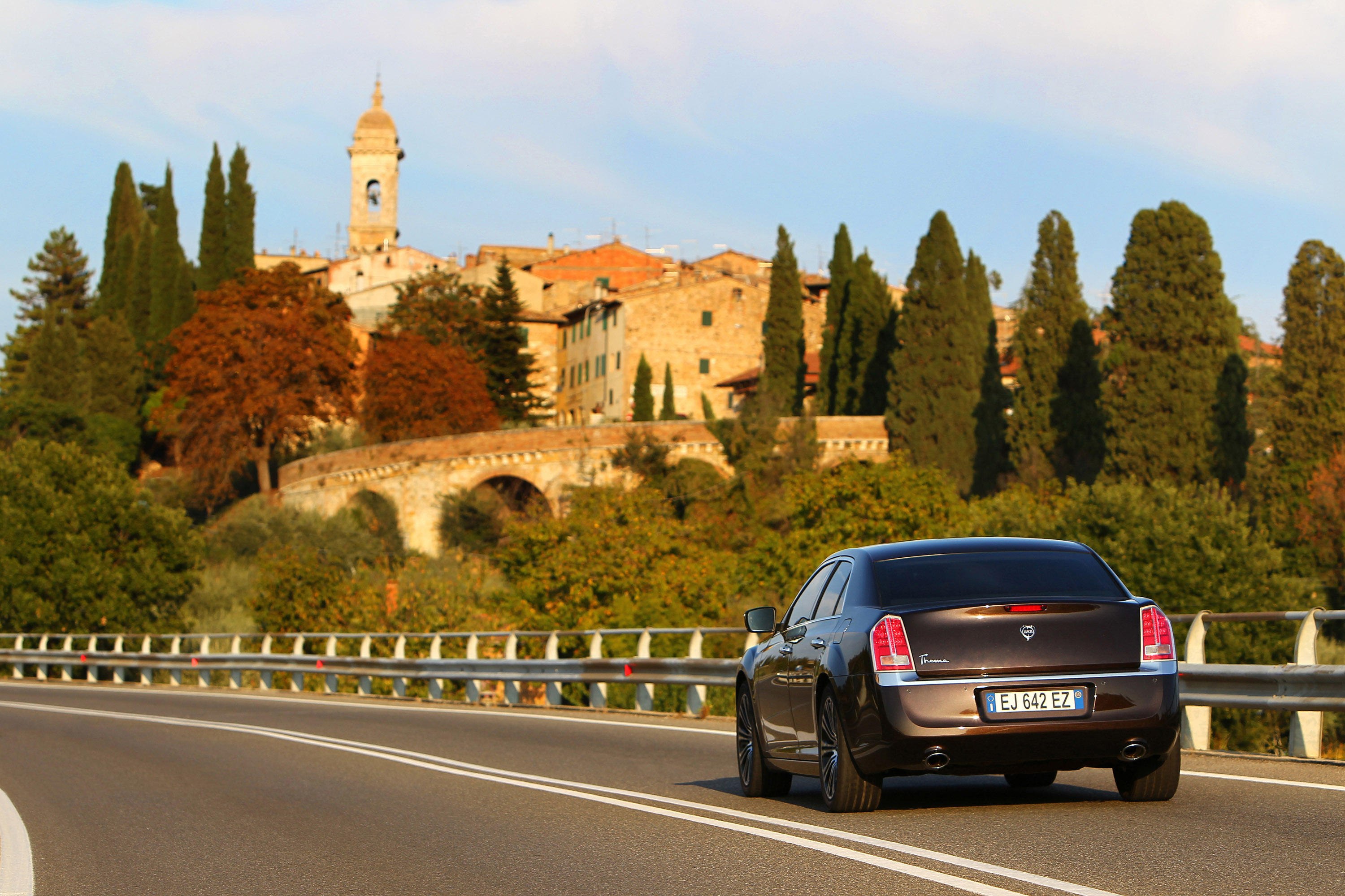 Lancia Thema photo #37