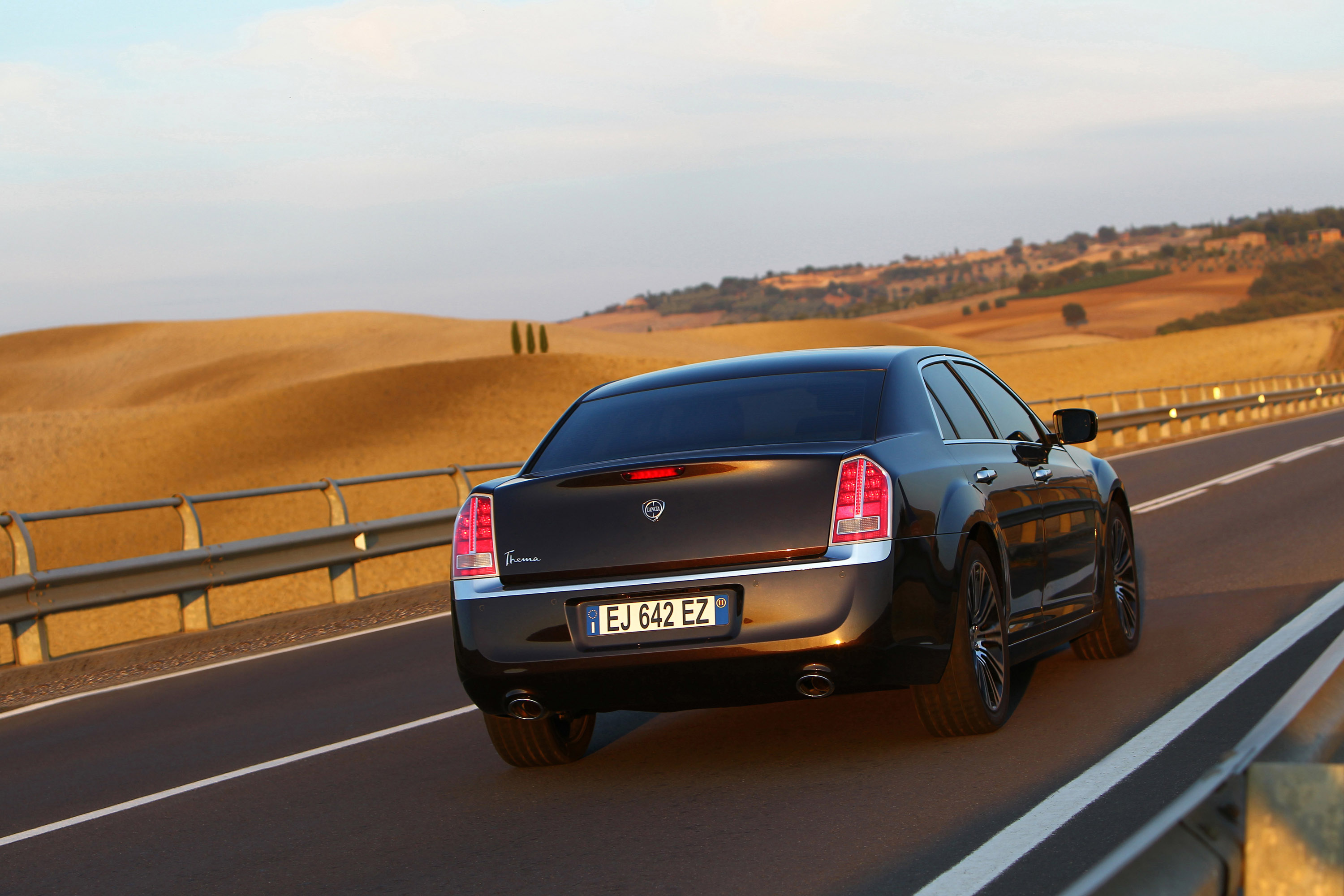 Lancia Thema photo #38