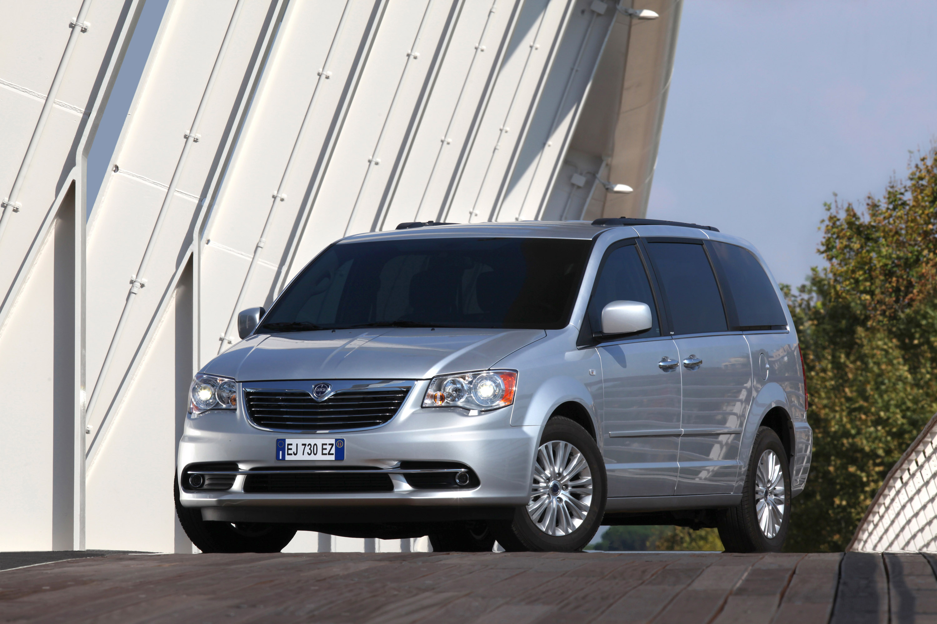 lancia grand voyager 2012