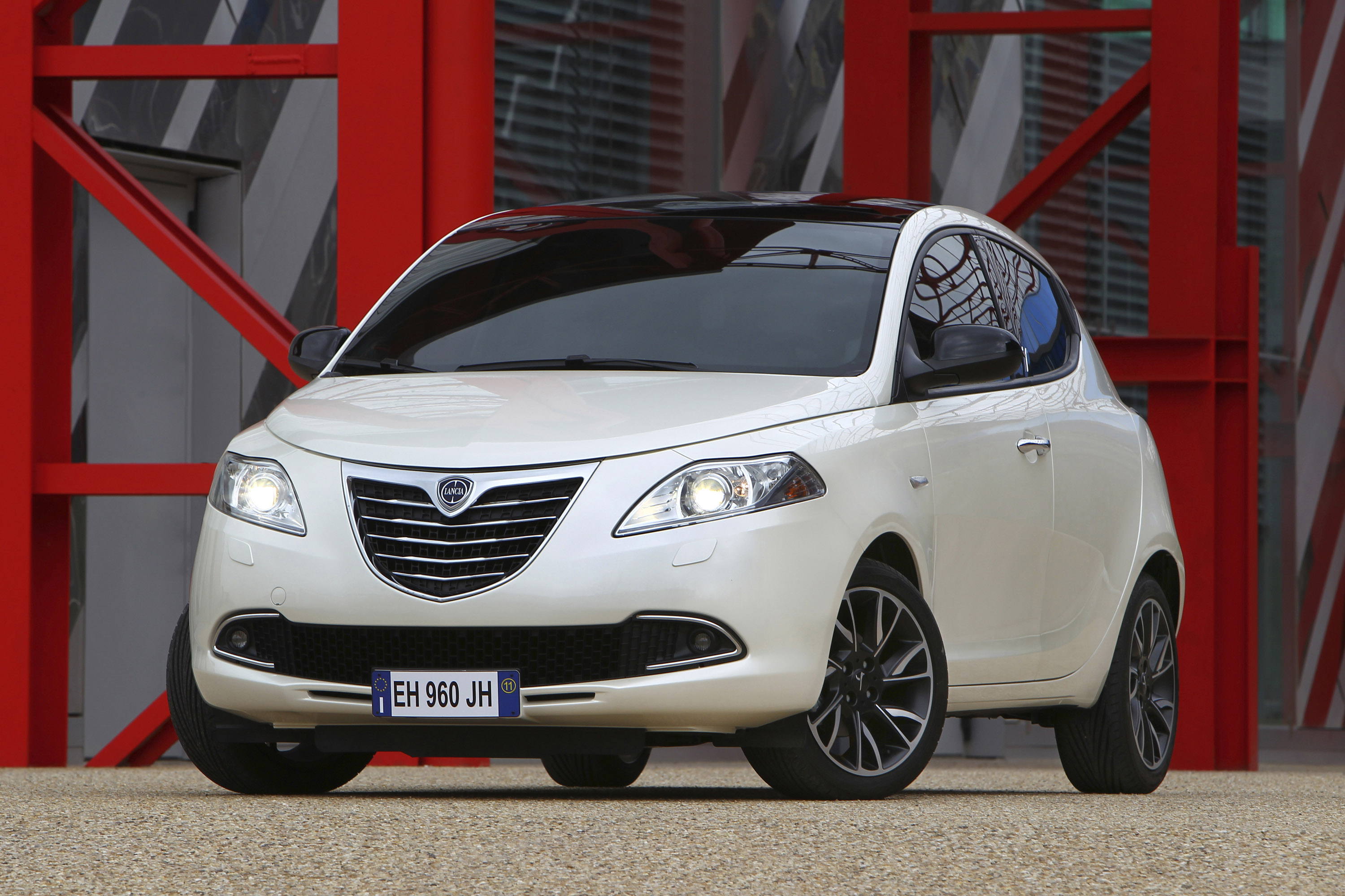 Lancia Ypsilon photo #1