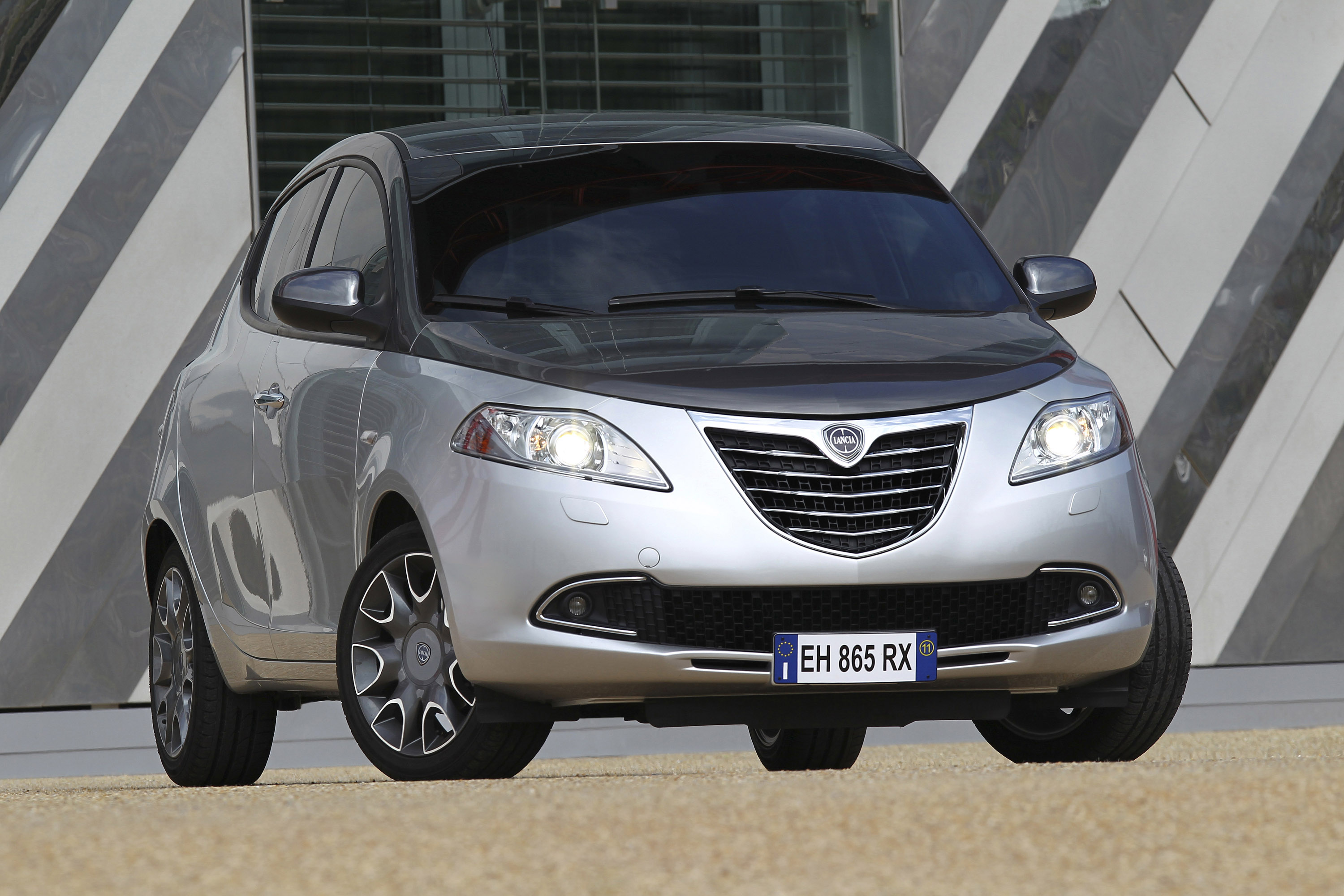 Lancia Ypsilon photo #2