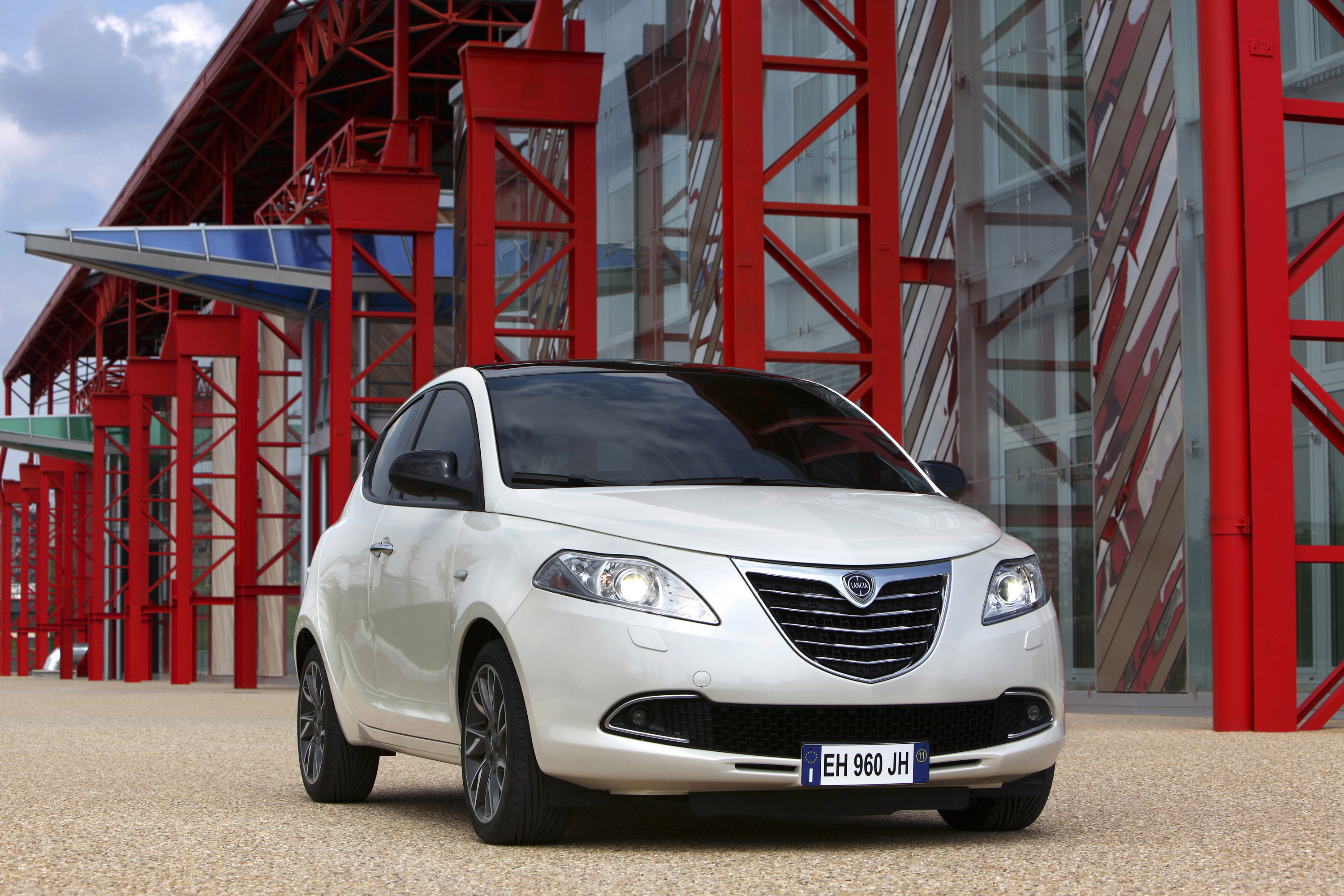 Lancia Ypsilon photo #3