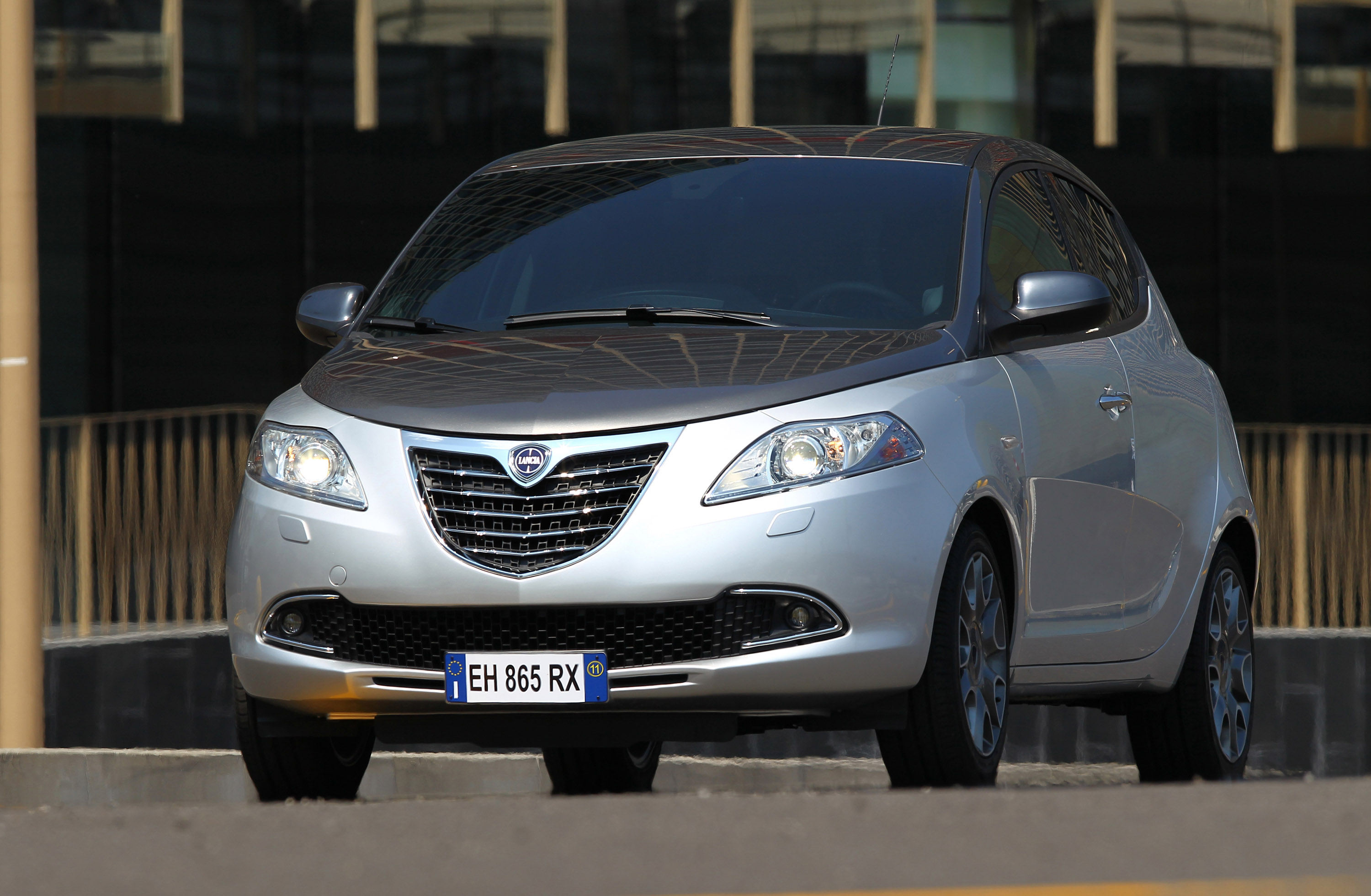 Lancia Ypsilon photo #8