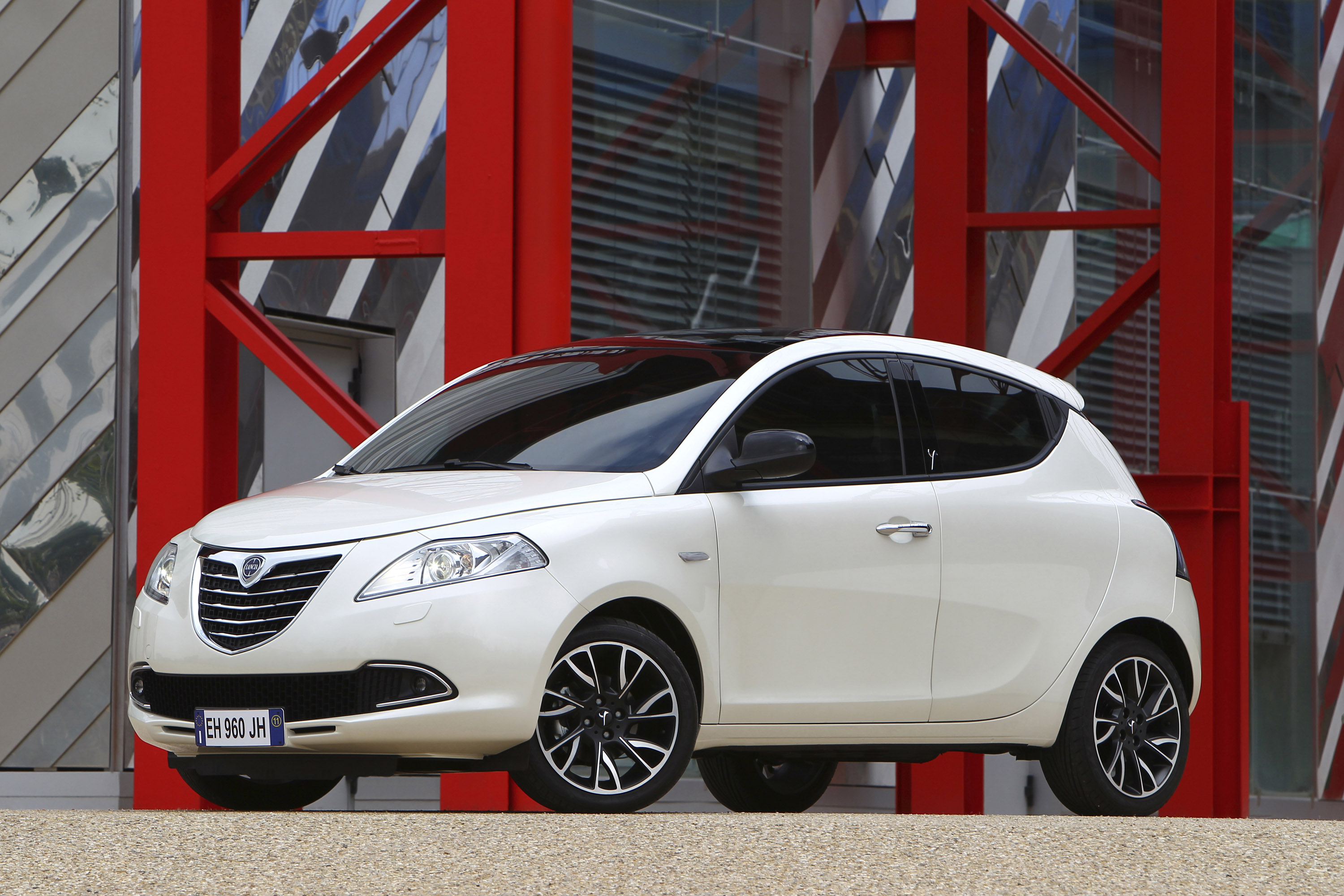 Lancia Ypsilon photo #11