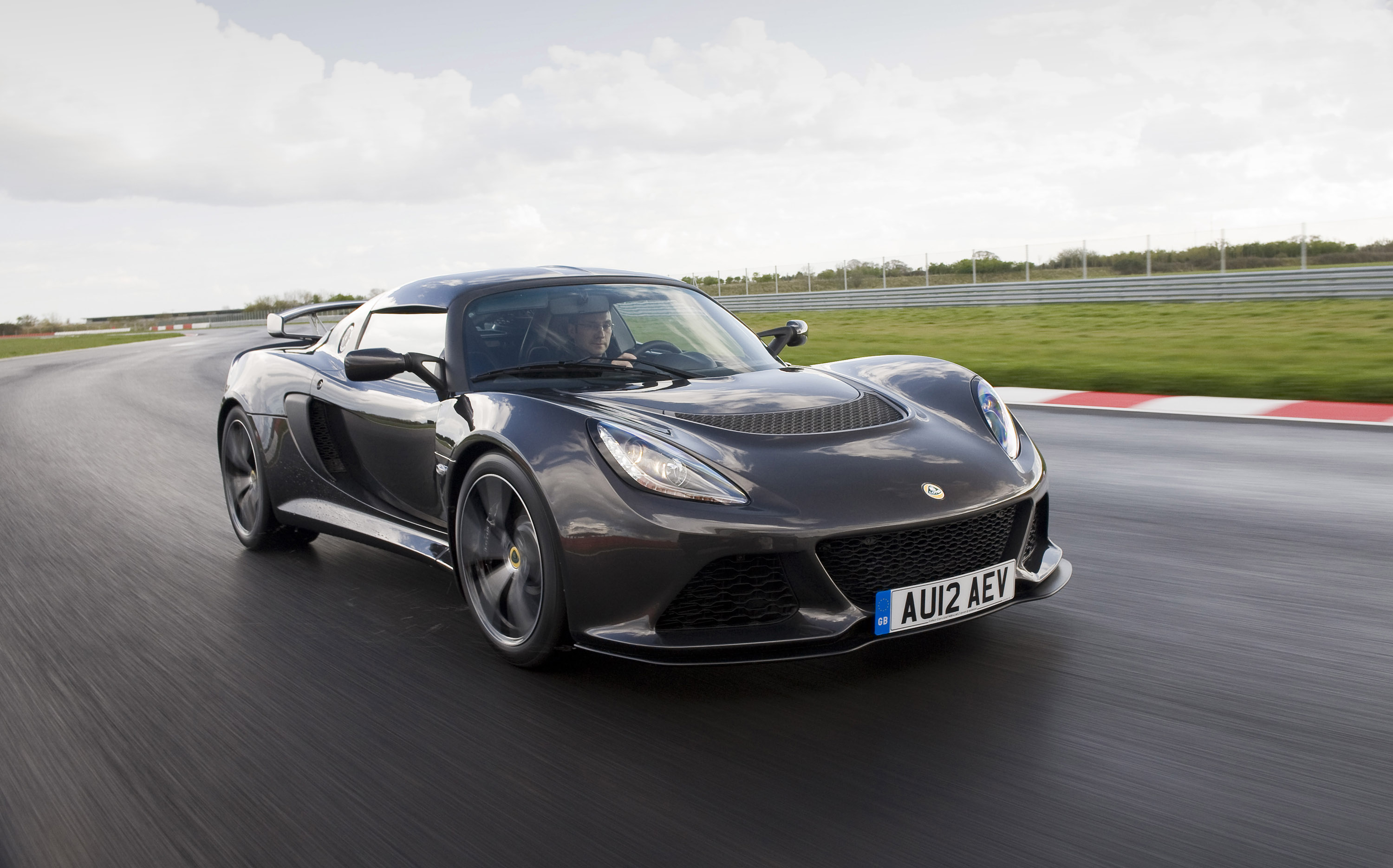 Lotus Exige S photo #16