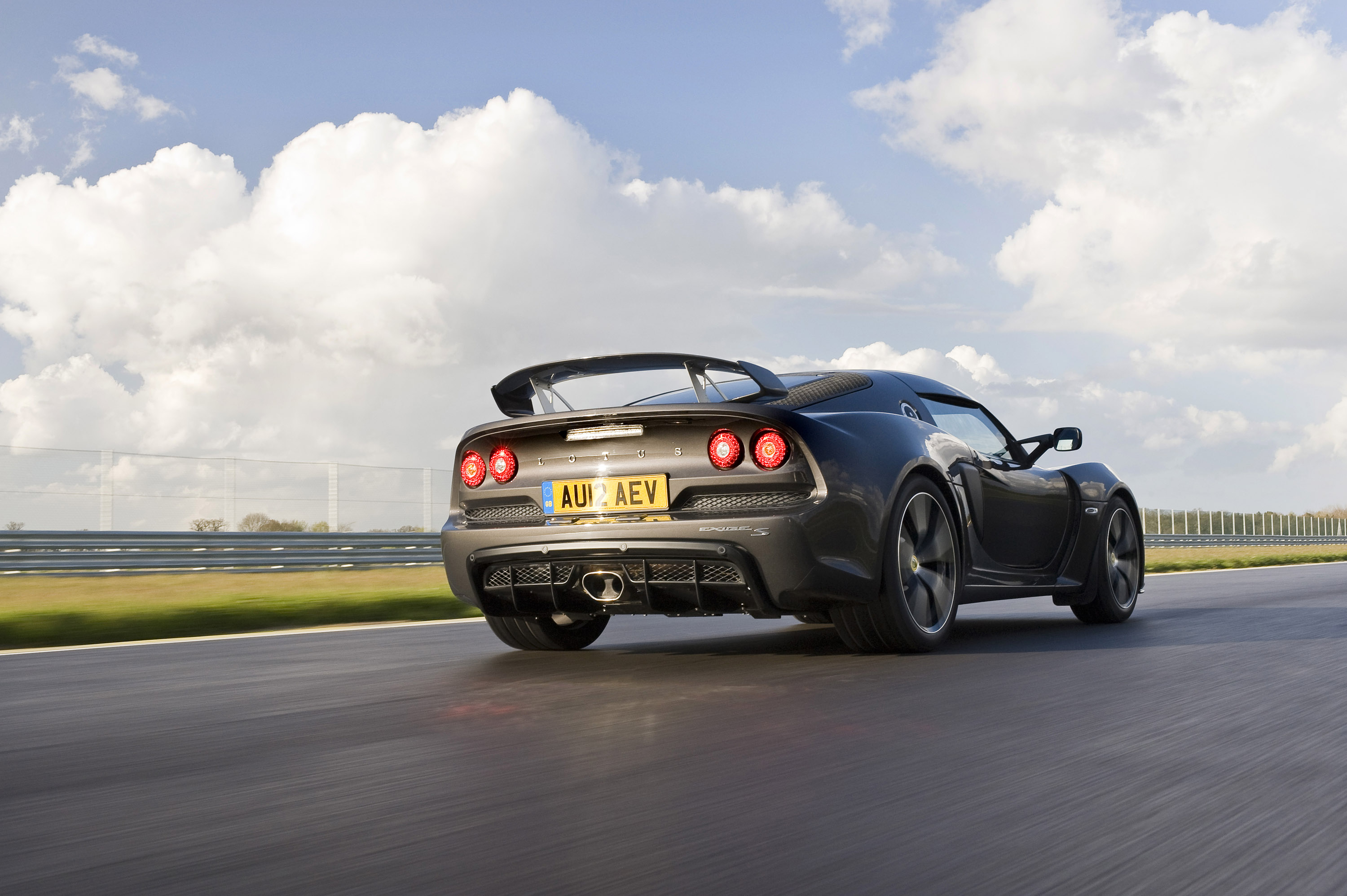 Lotus Exige S photo #29