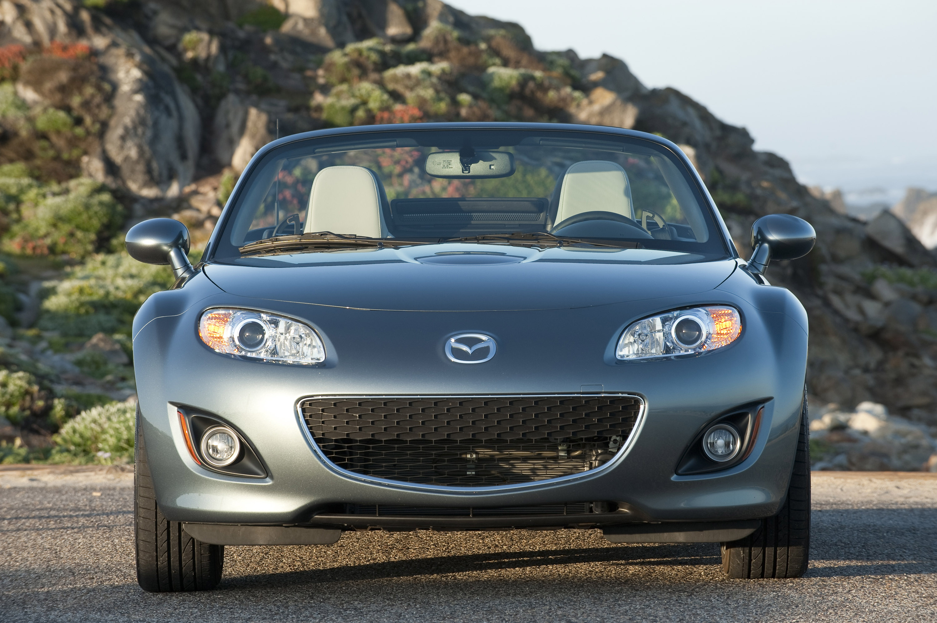 Mazda MX-5 Miata photo #2