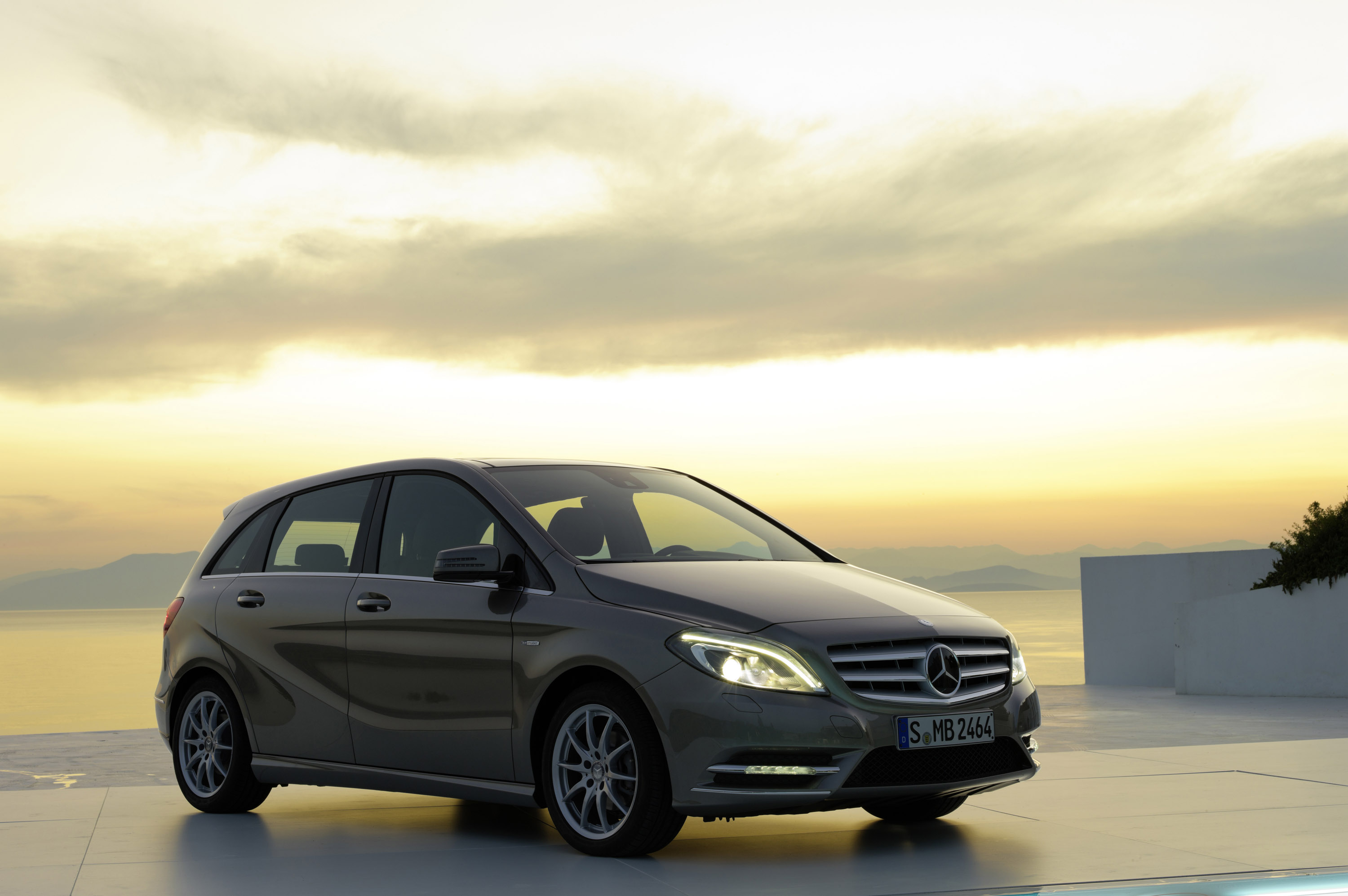 Mercedes-Benz B-Class photo #16