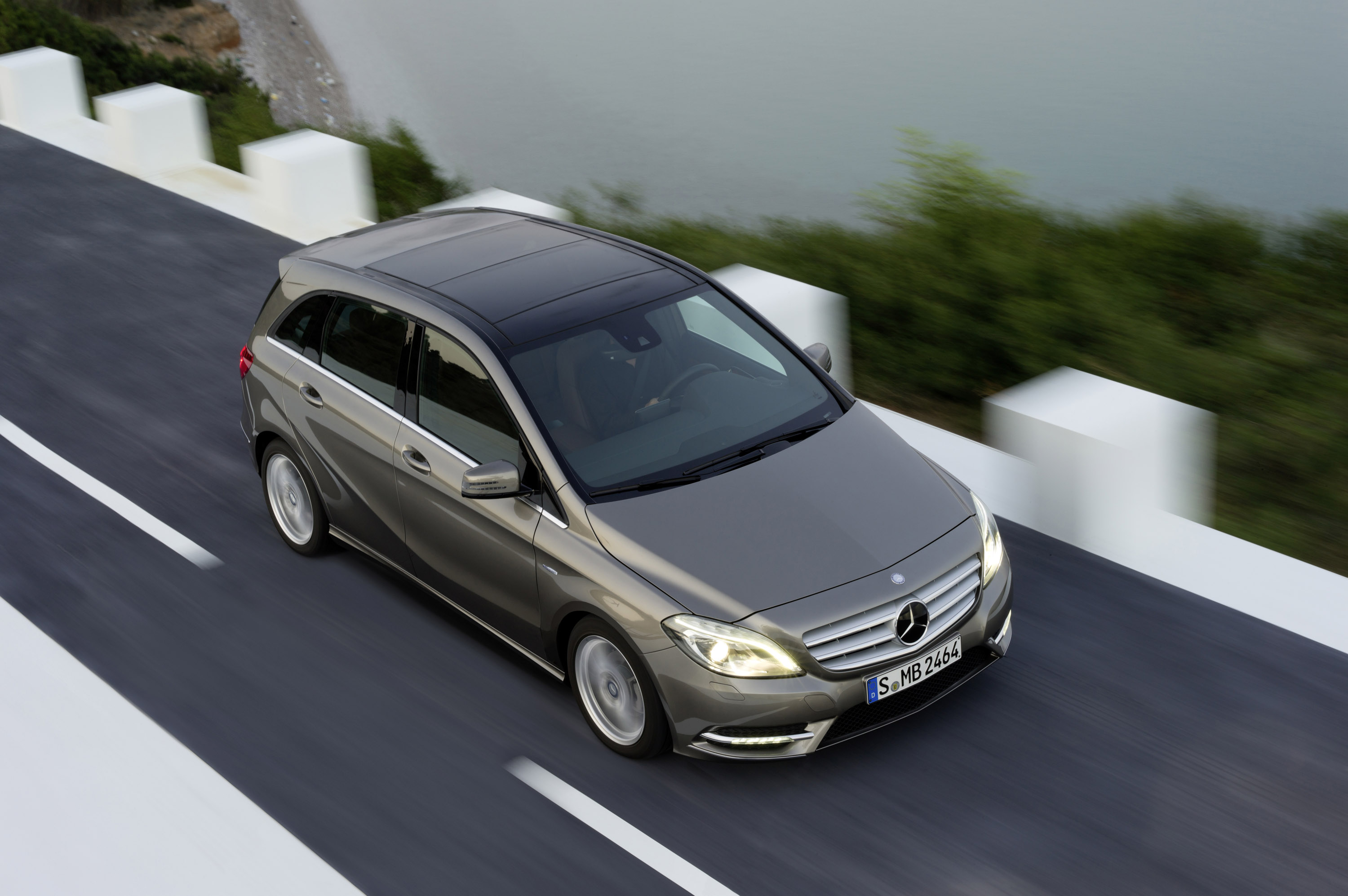 Mercedes-Benz B-Class photo #17