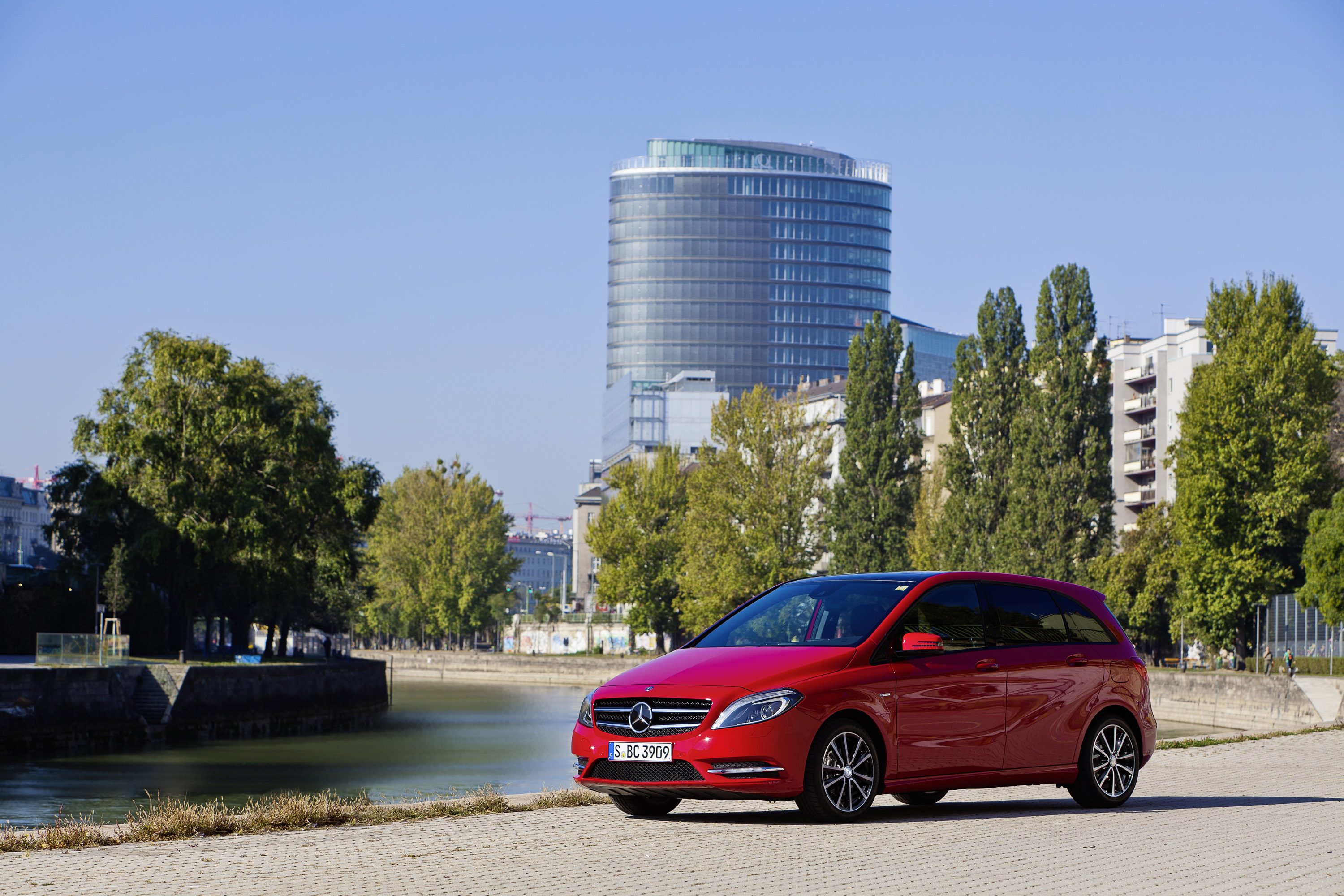 Mercedes-Benz B-Class photo #28