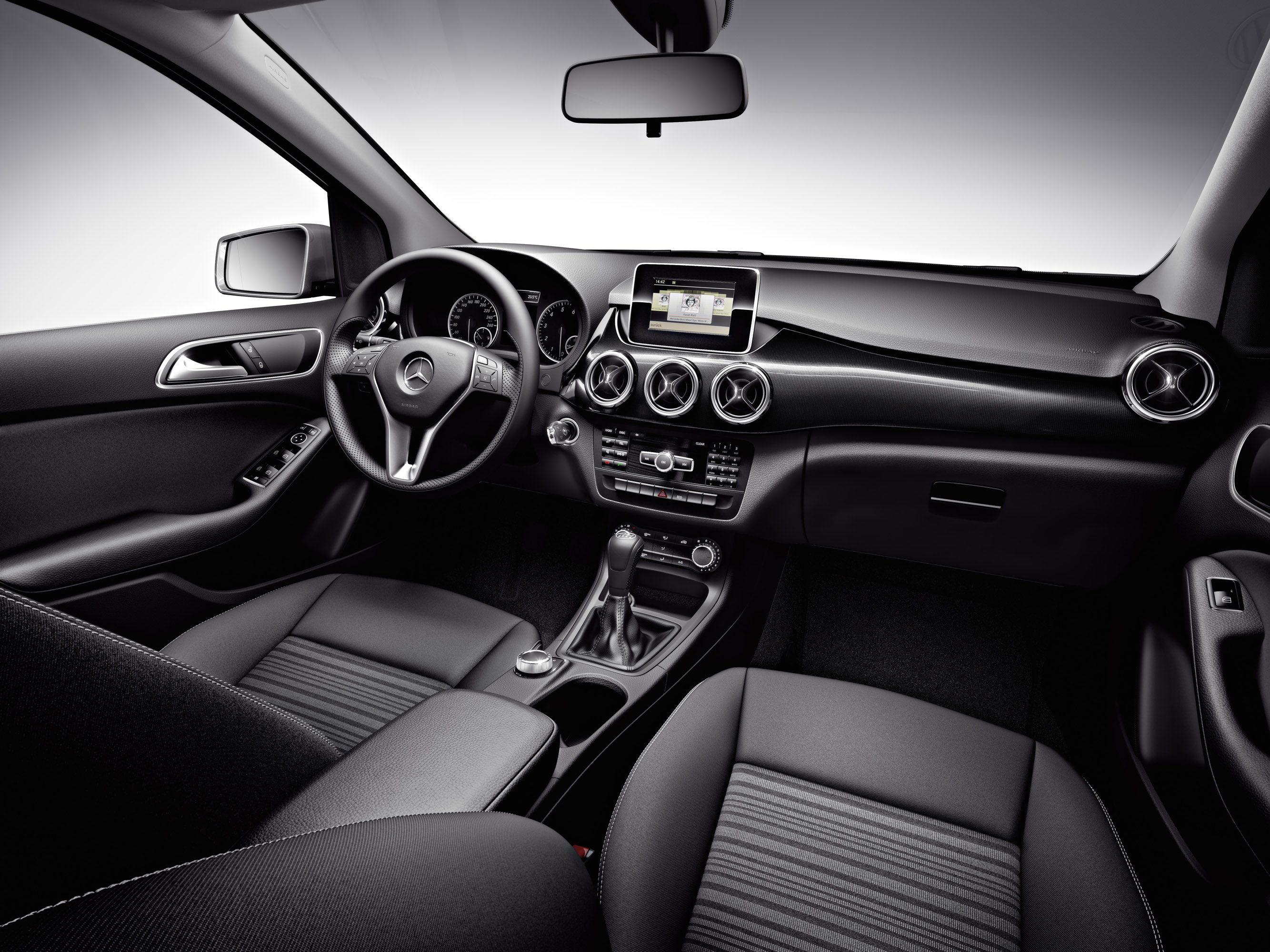 Mercedes-Benz B-Class photo #40