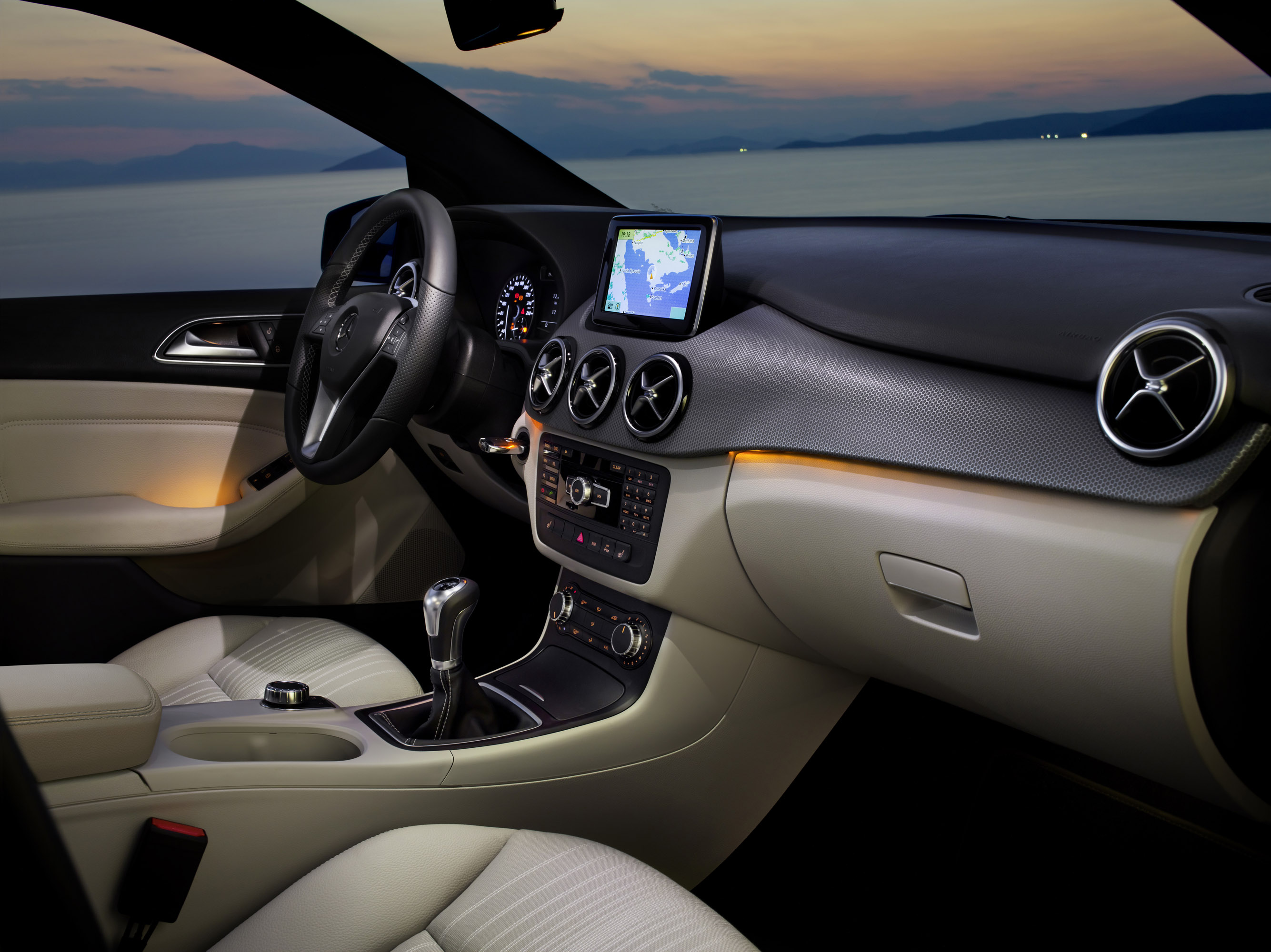 Mercedes-Benz B-Class photo #48