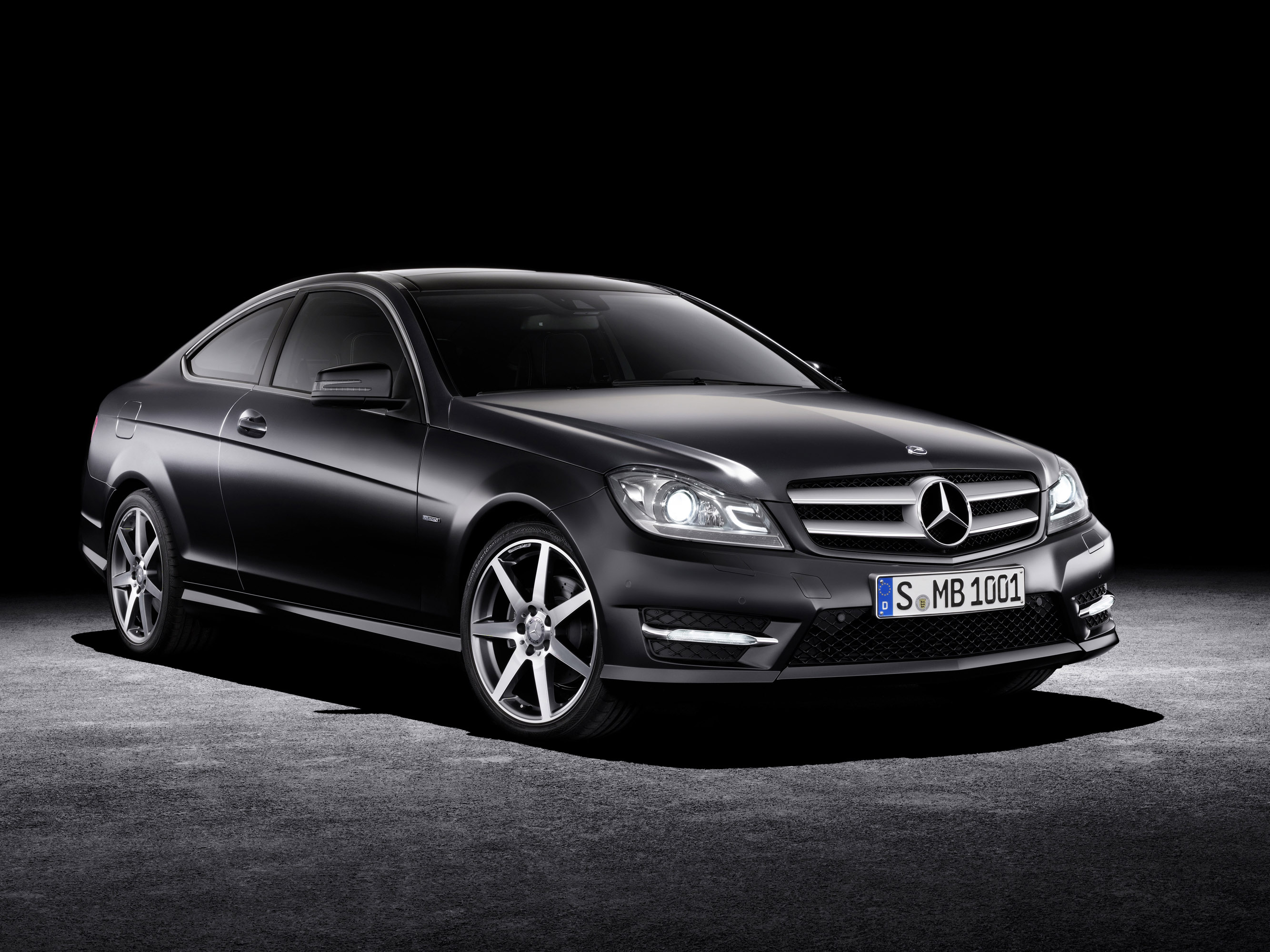 Mercedes-Benz C-Class Coupe photo #1