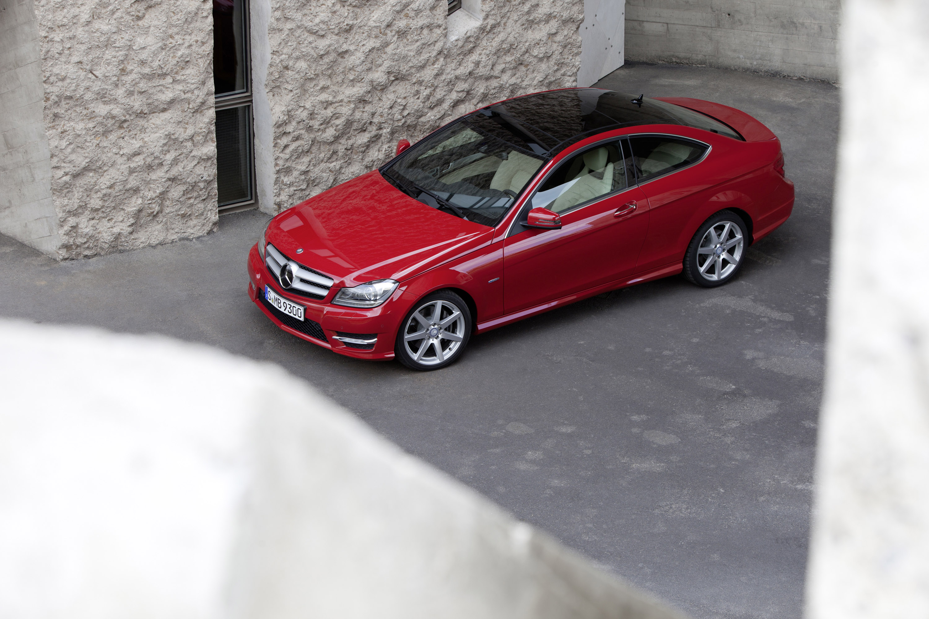 Mercedes-Benz C-Class Coupe photo #19