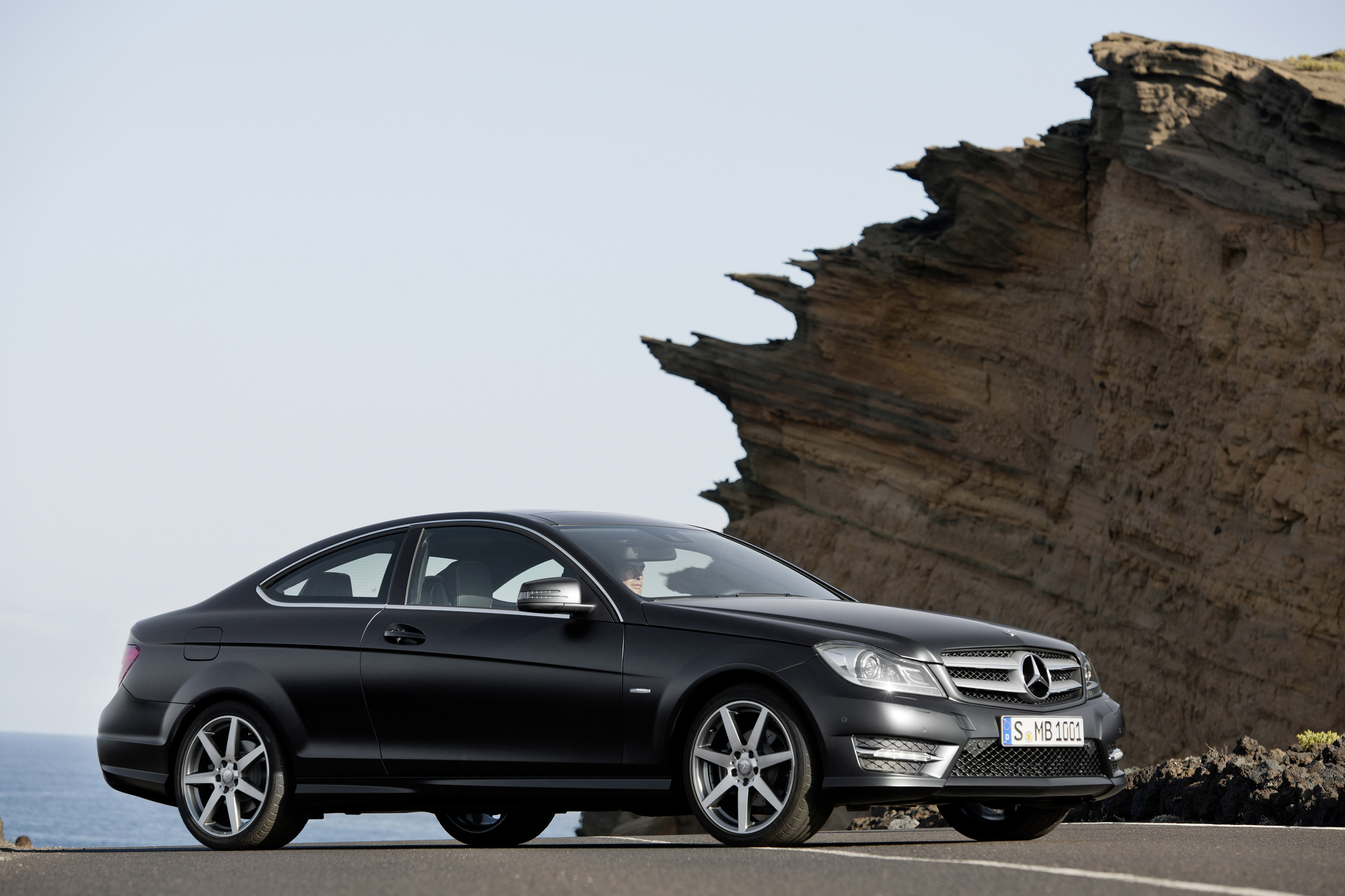 Mercedes-Benz C-Class Coupe photo #23