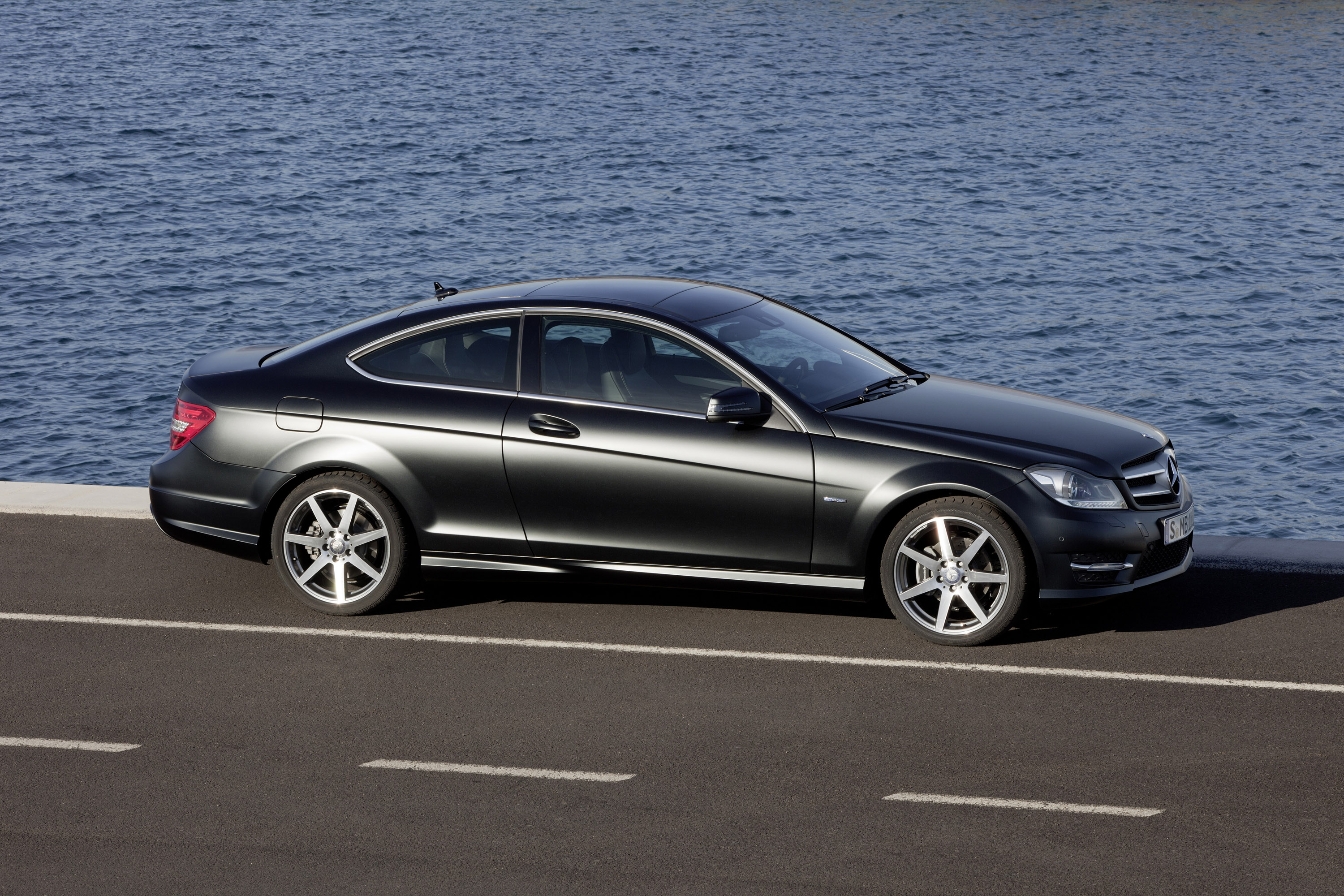 Mercedes-Benz C-Class Coupe photo #24