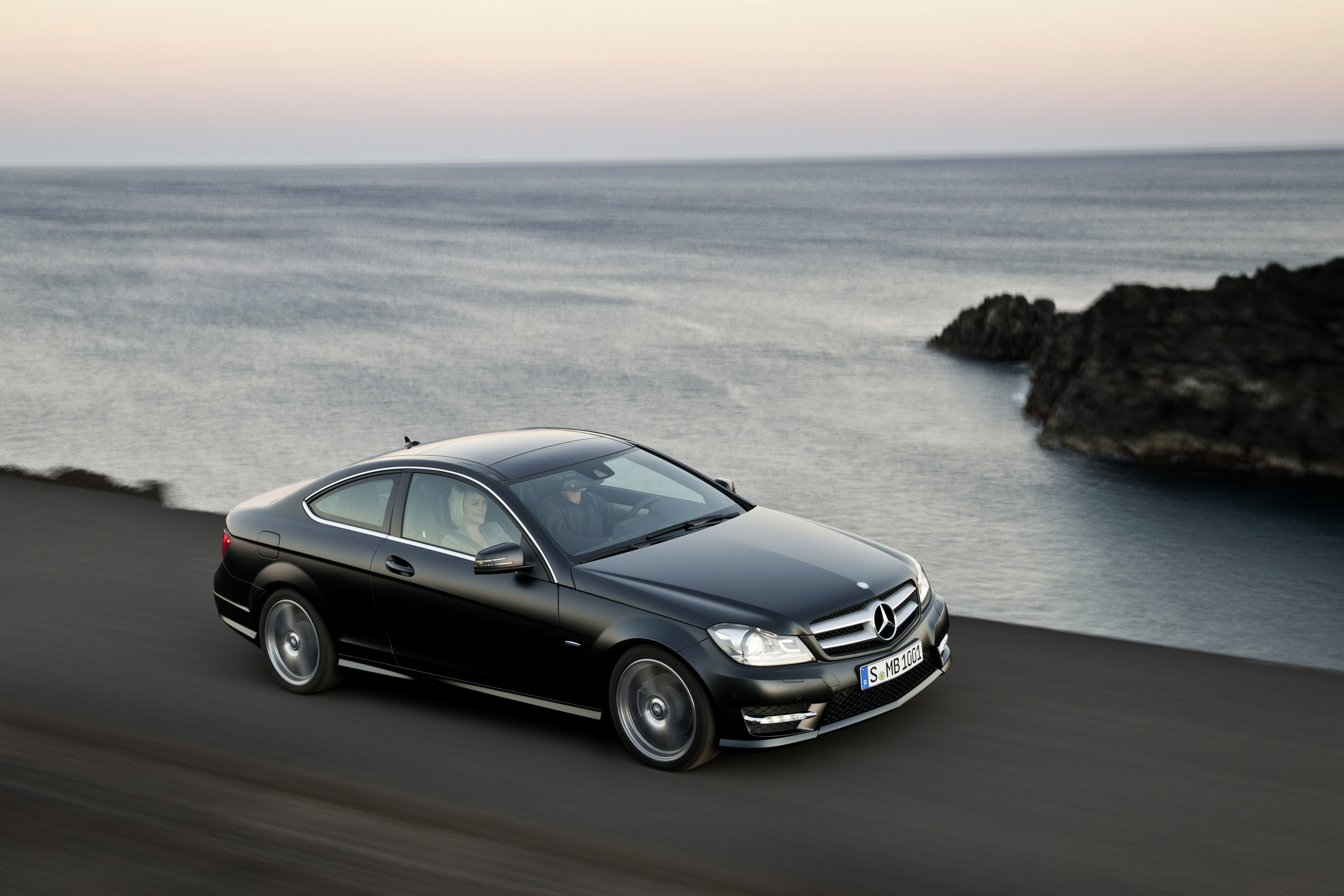 Mercedes-Benz C-Class Coupe photo #25