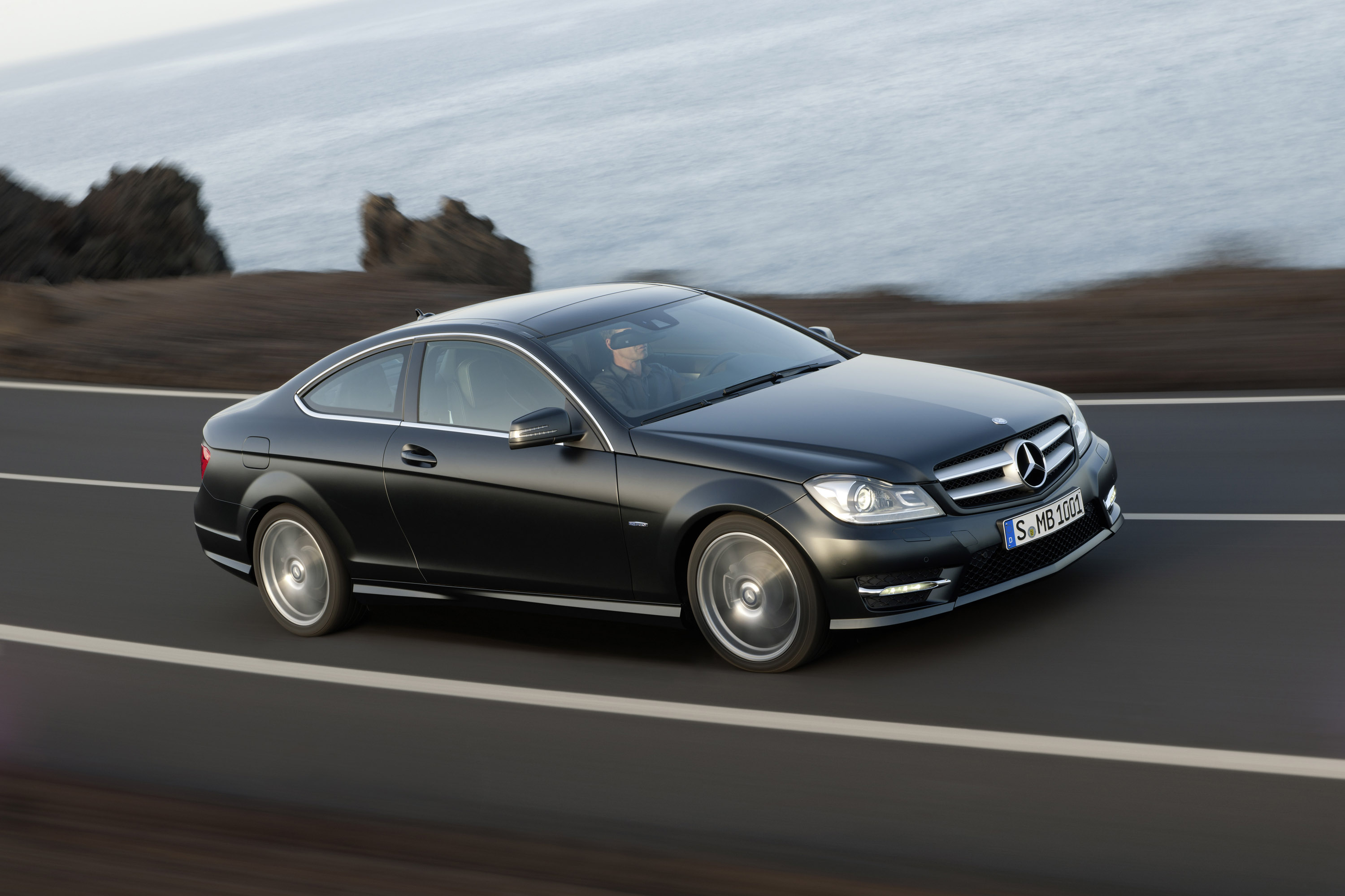Mercedes-Benz C-Class Coupe photo #27