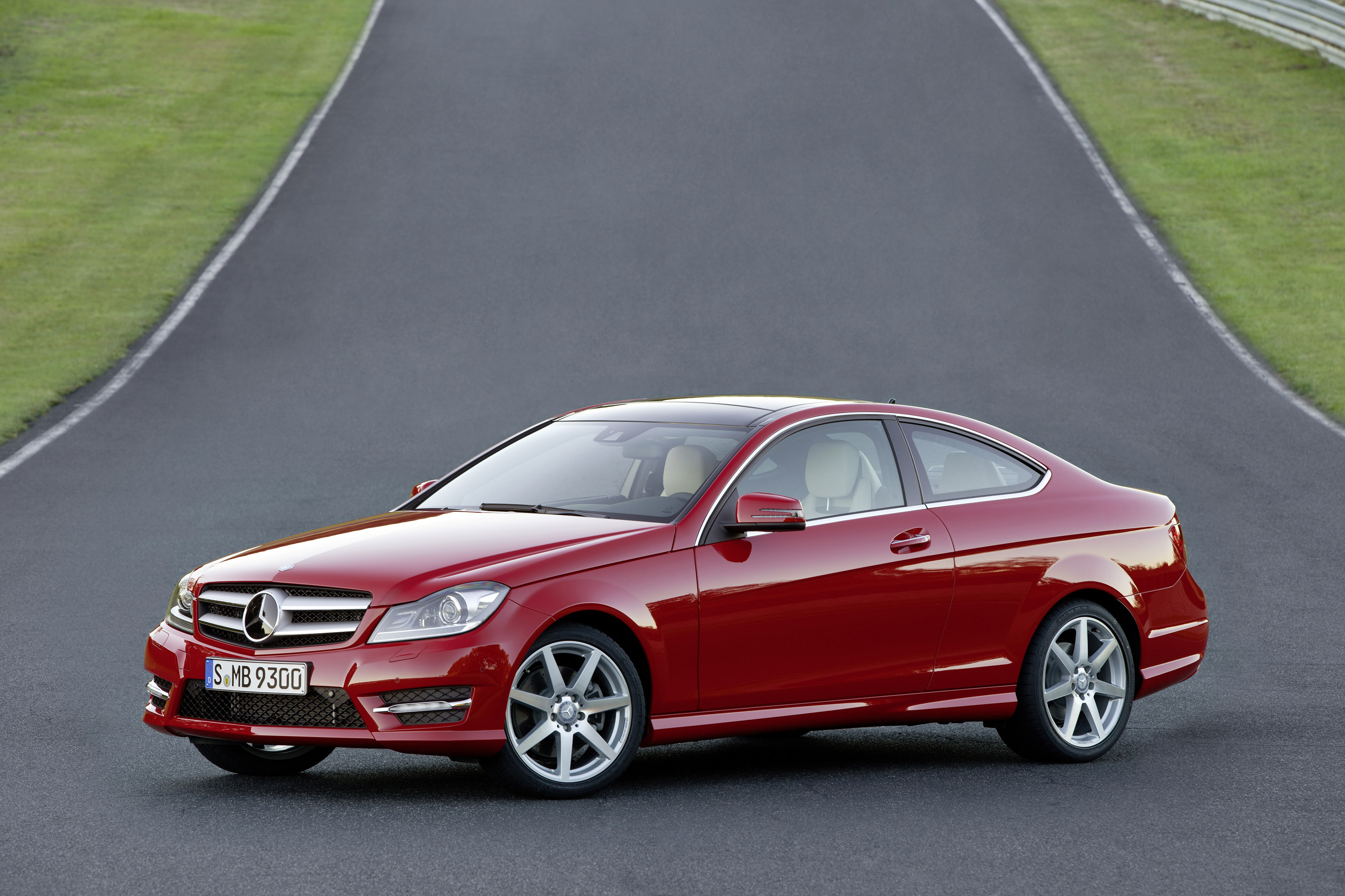 Mercedes-Benz C-Class Coupe photo #29