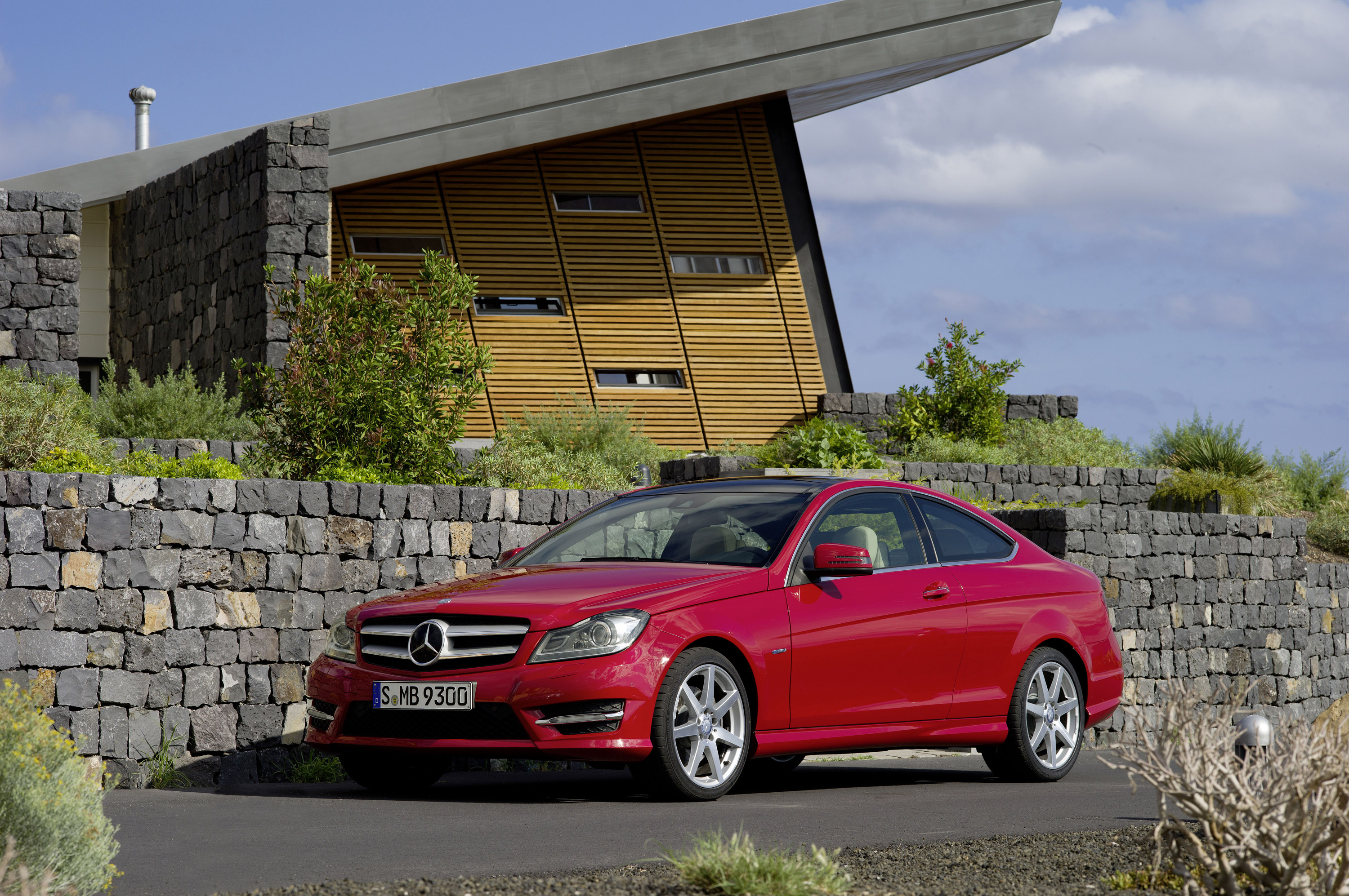 Mercedes-Benz C-Class Coupe photo #31