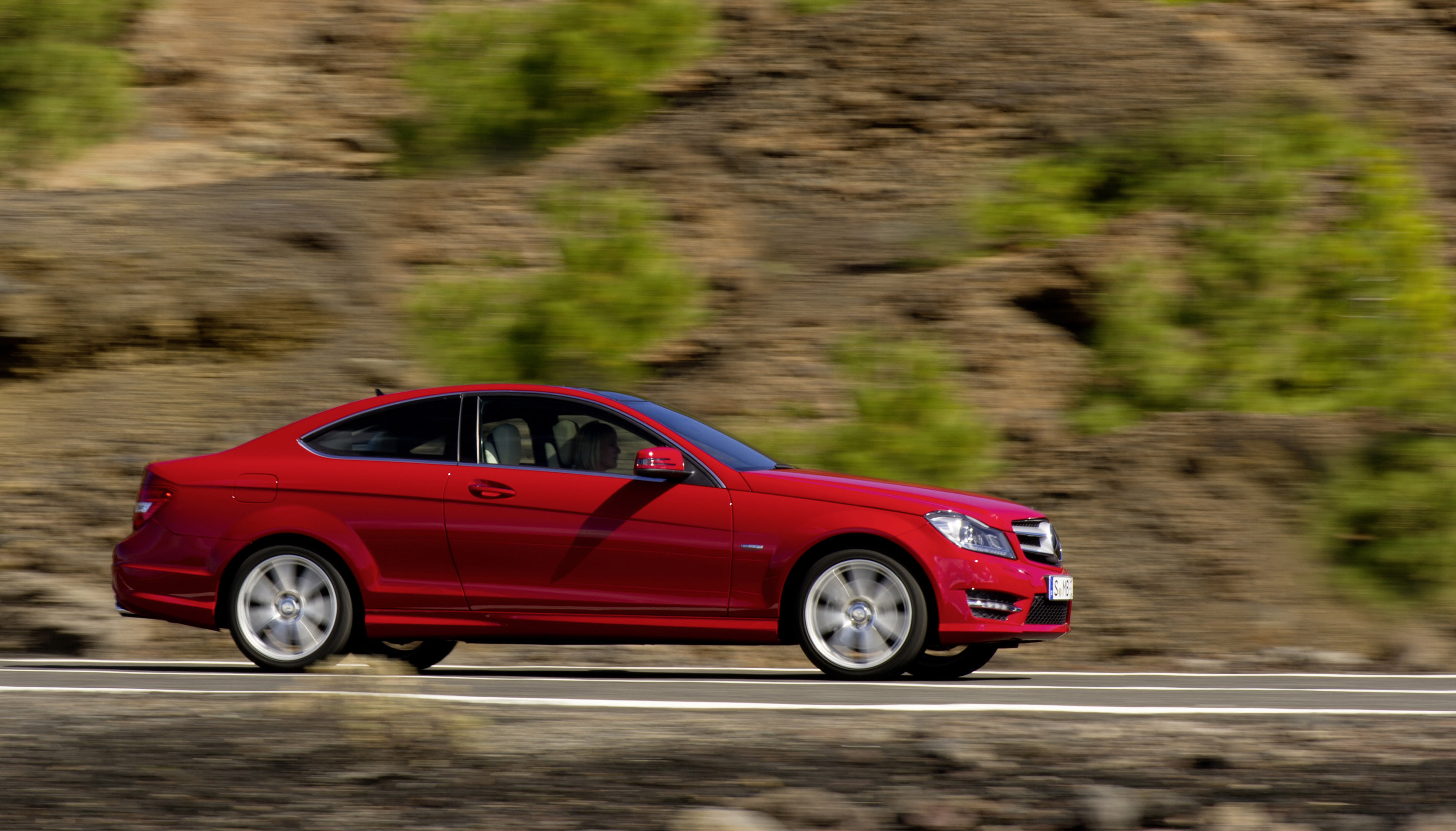 Mercedes-Benz C-Class Coupe photo #32