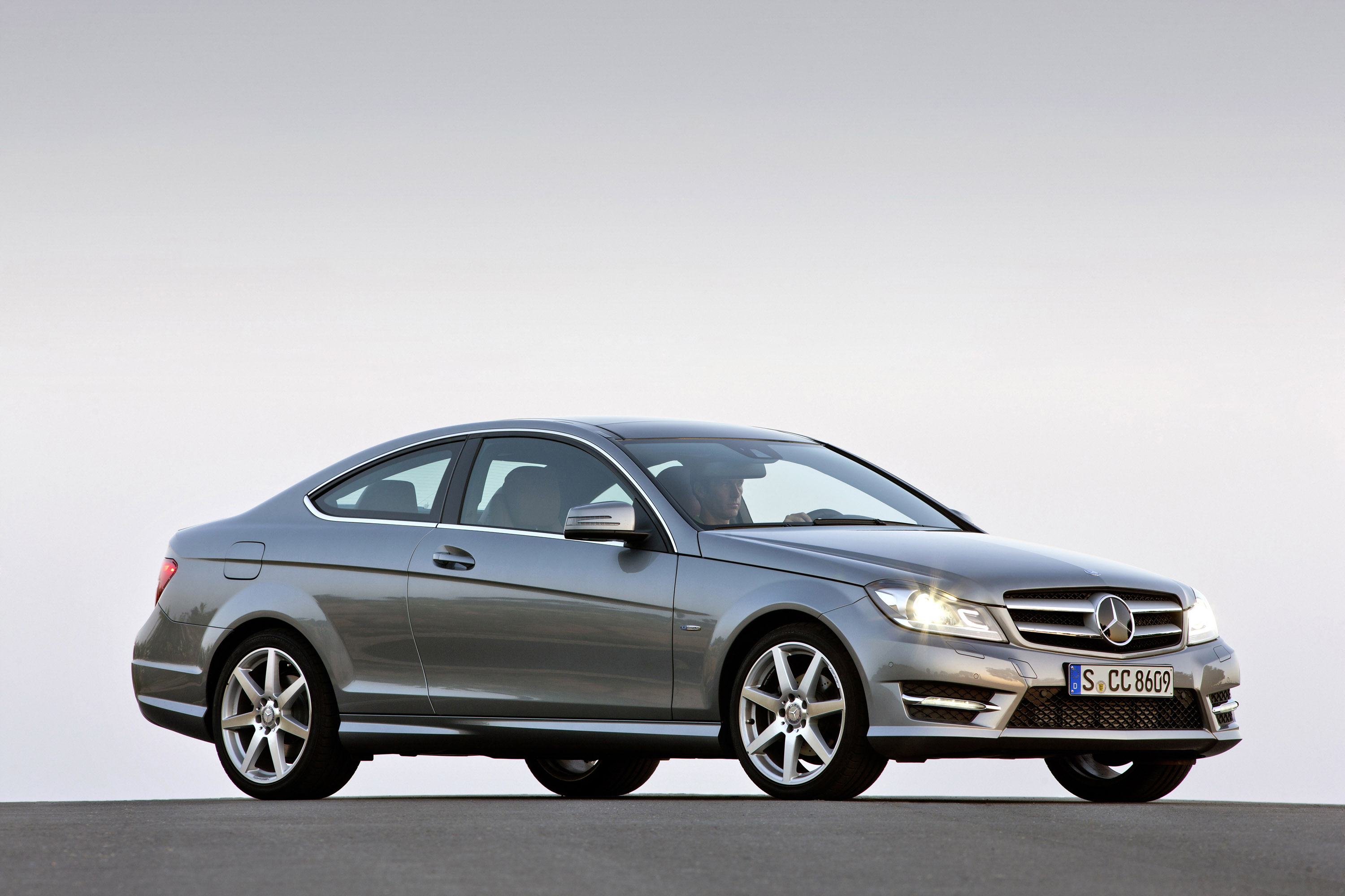 Mercedes-Benz C-Class Coupe photo #36
