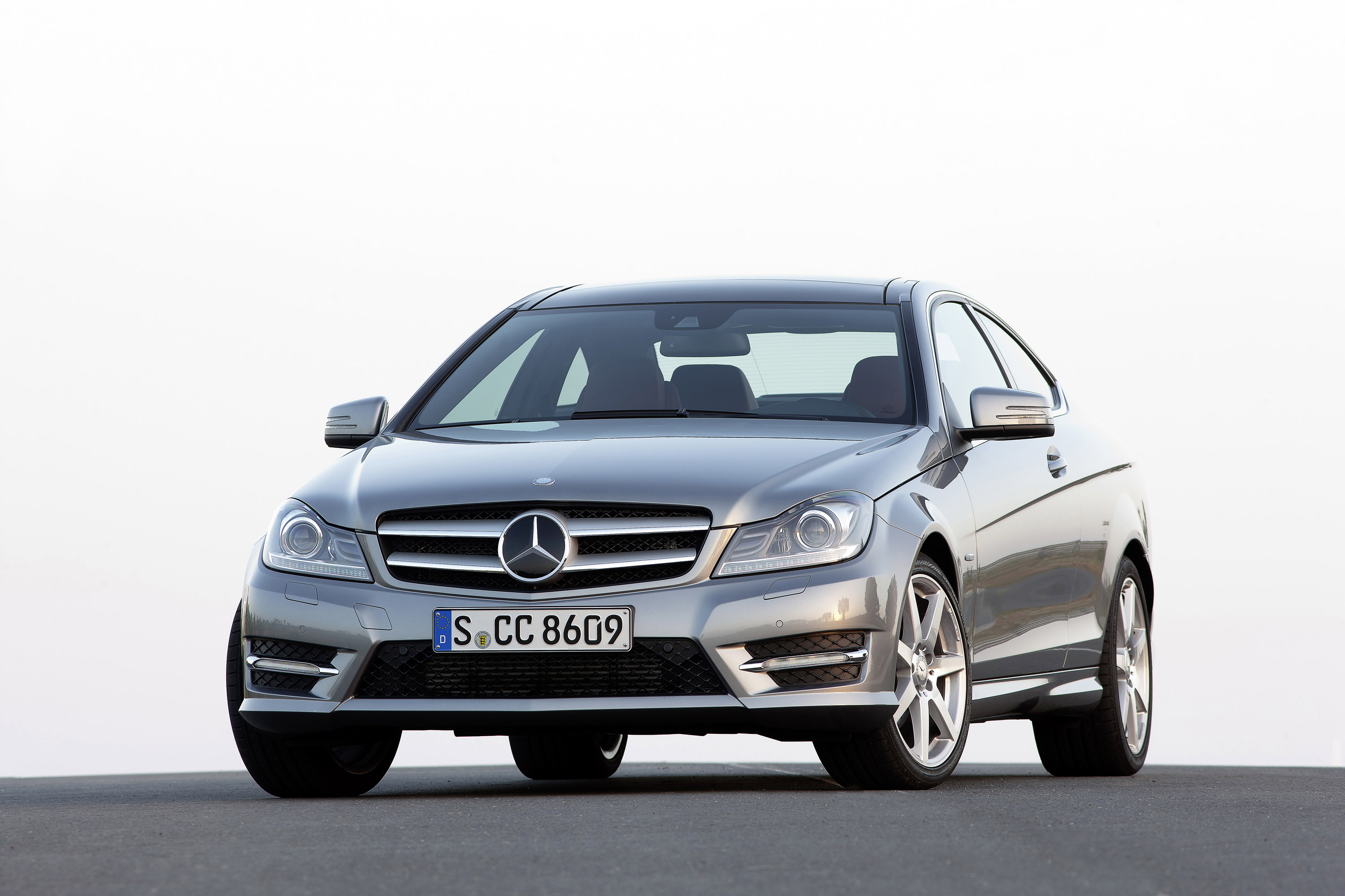 Mercedes-Benz C-Class Coupe photo #38