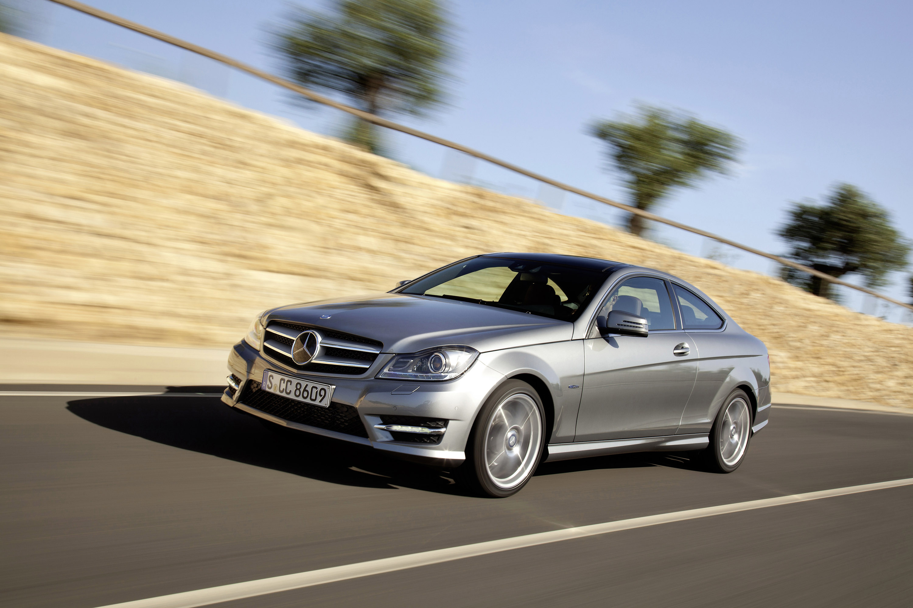 Mercedes-Benz C-Class Coupe photo #40