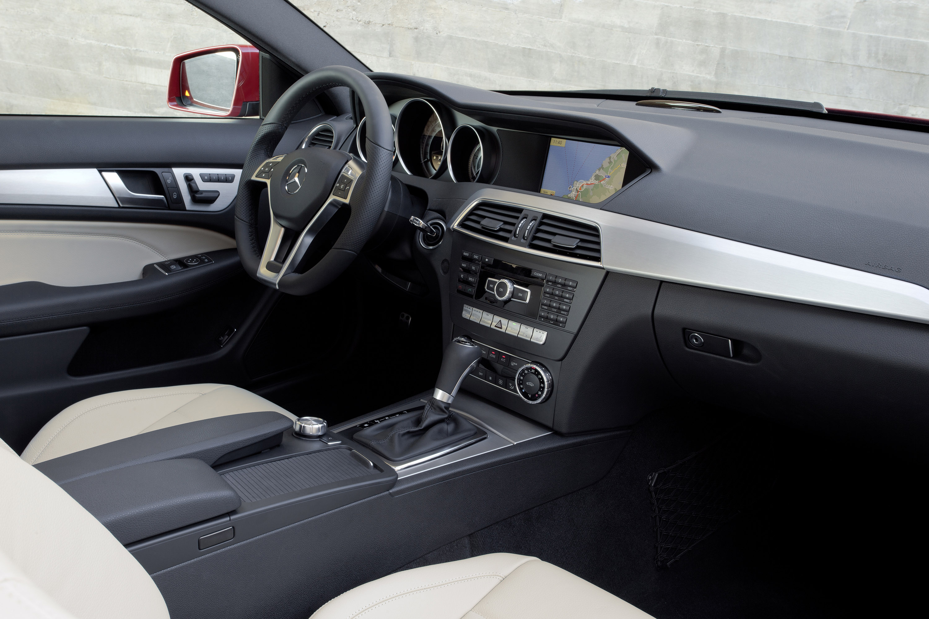 Mercedes-Benz C-Class Coupe photo #43