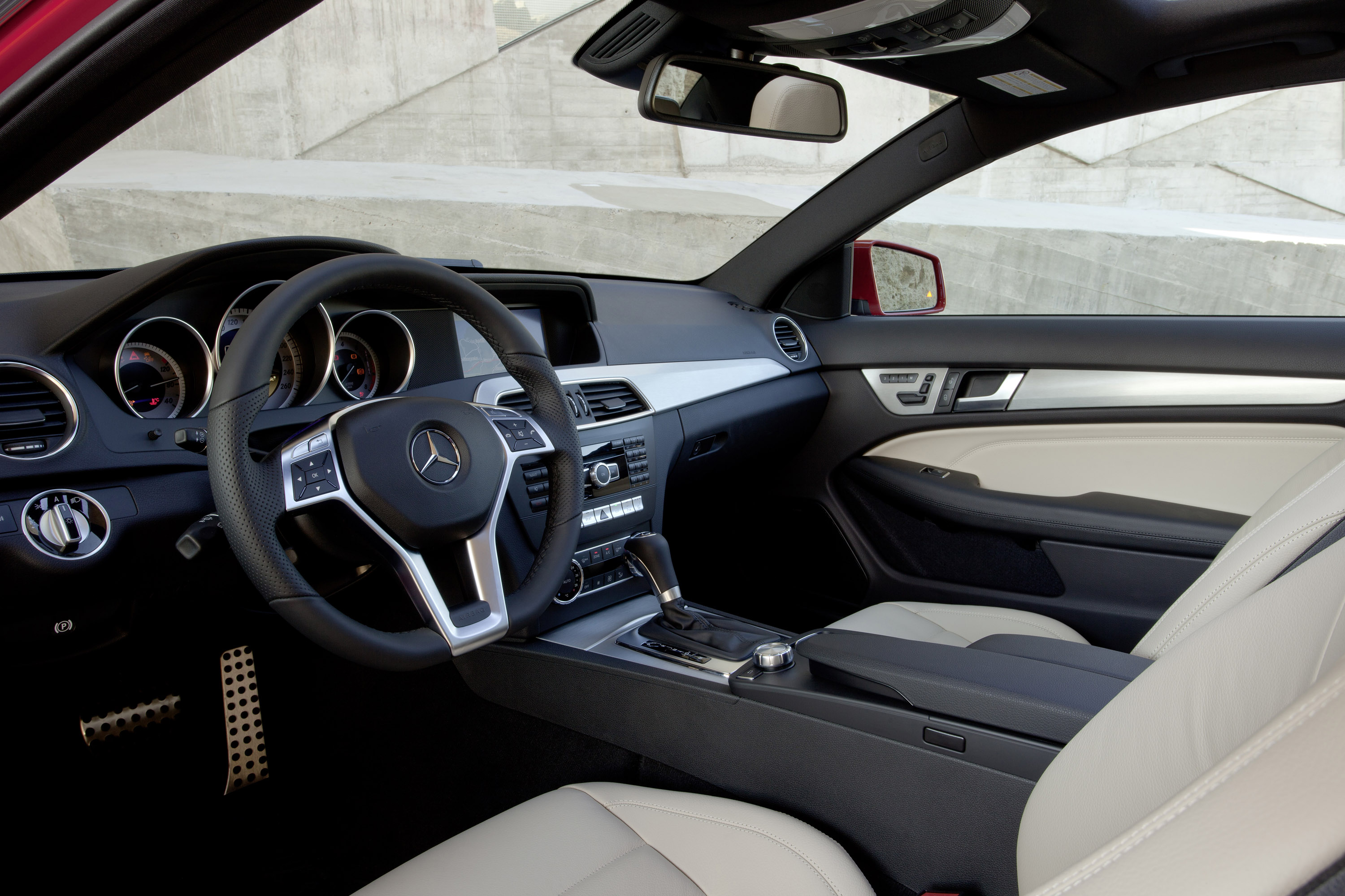Mercedes-Benz C-Class Coupe photo #48