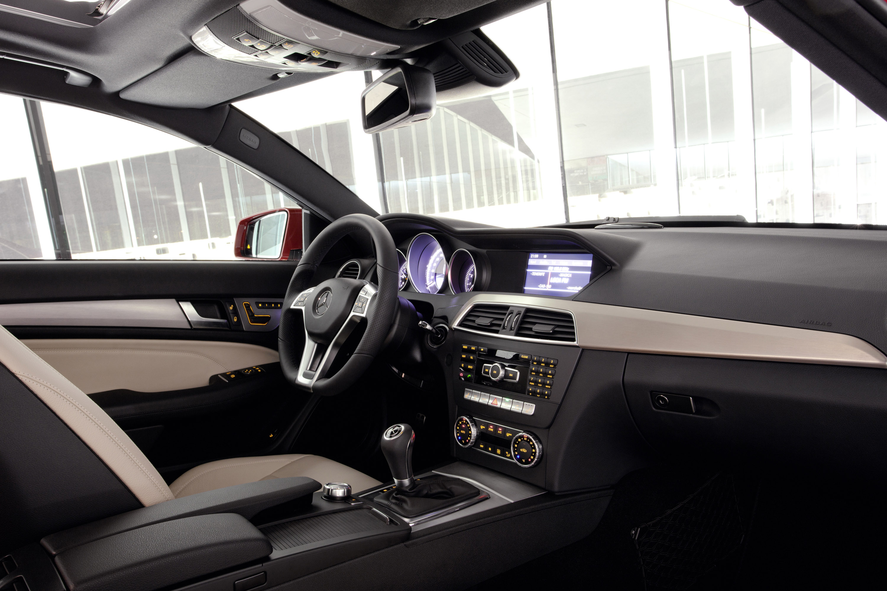 Mercedes-Benz C-Class Coupe photo #50